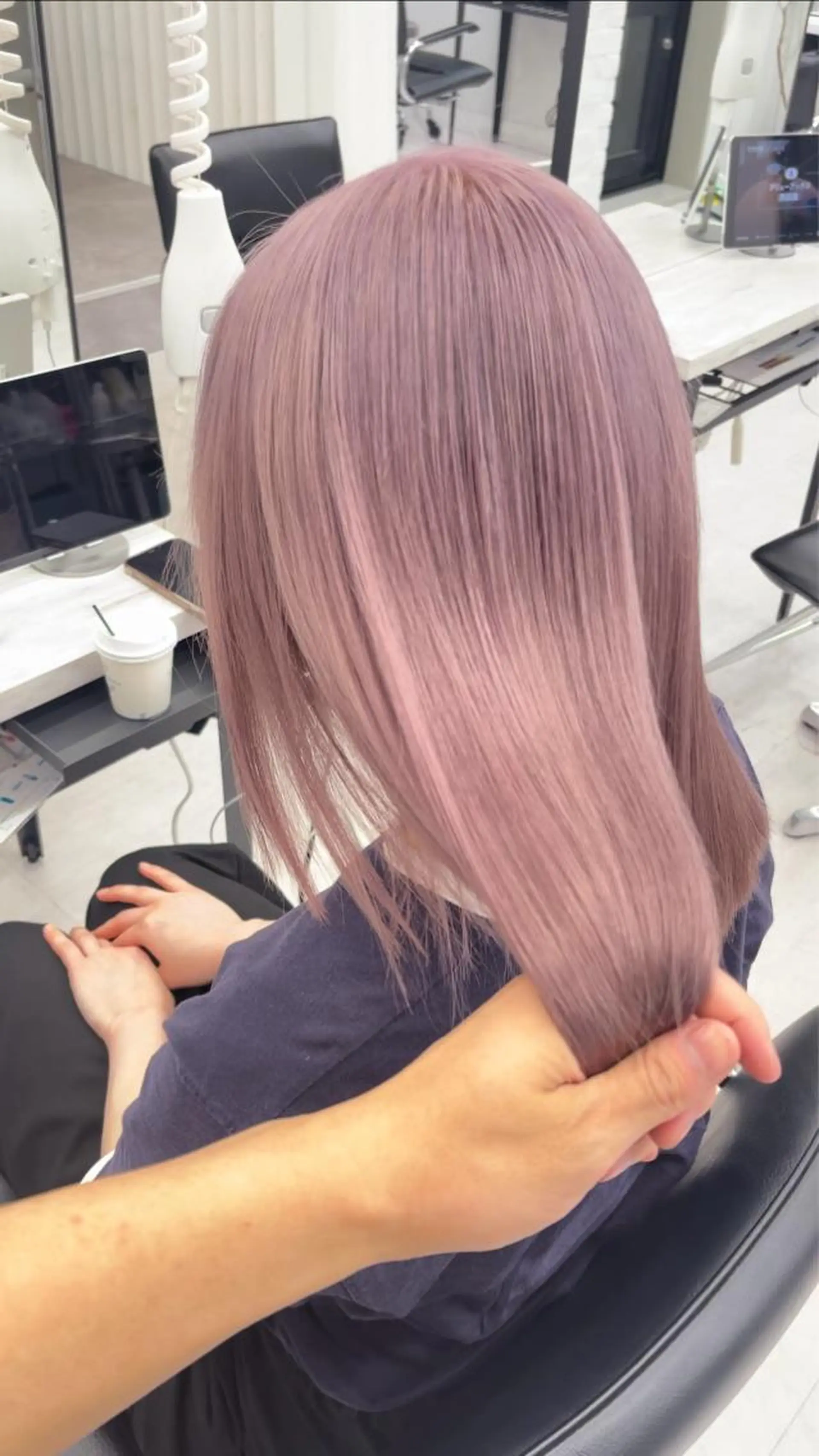 ロング カラー 高島大登/顔周り /ミルクティーのヘアスタイル