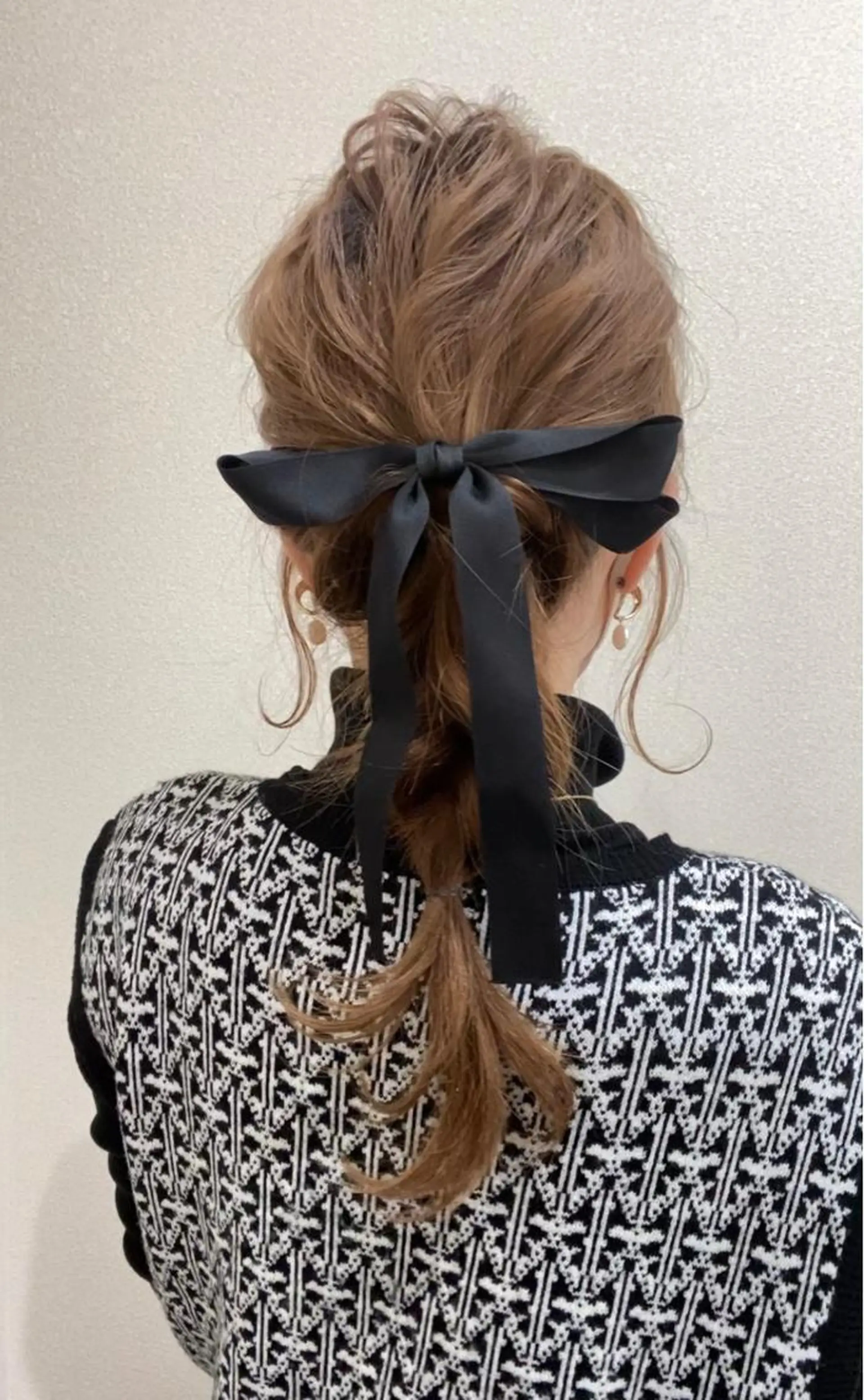 ミディアム カット ヘアカラー トリートメント ヘアセット mina .のヘアスタイル