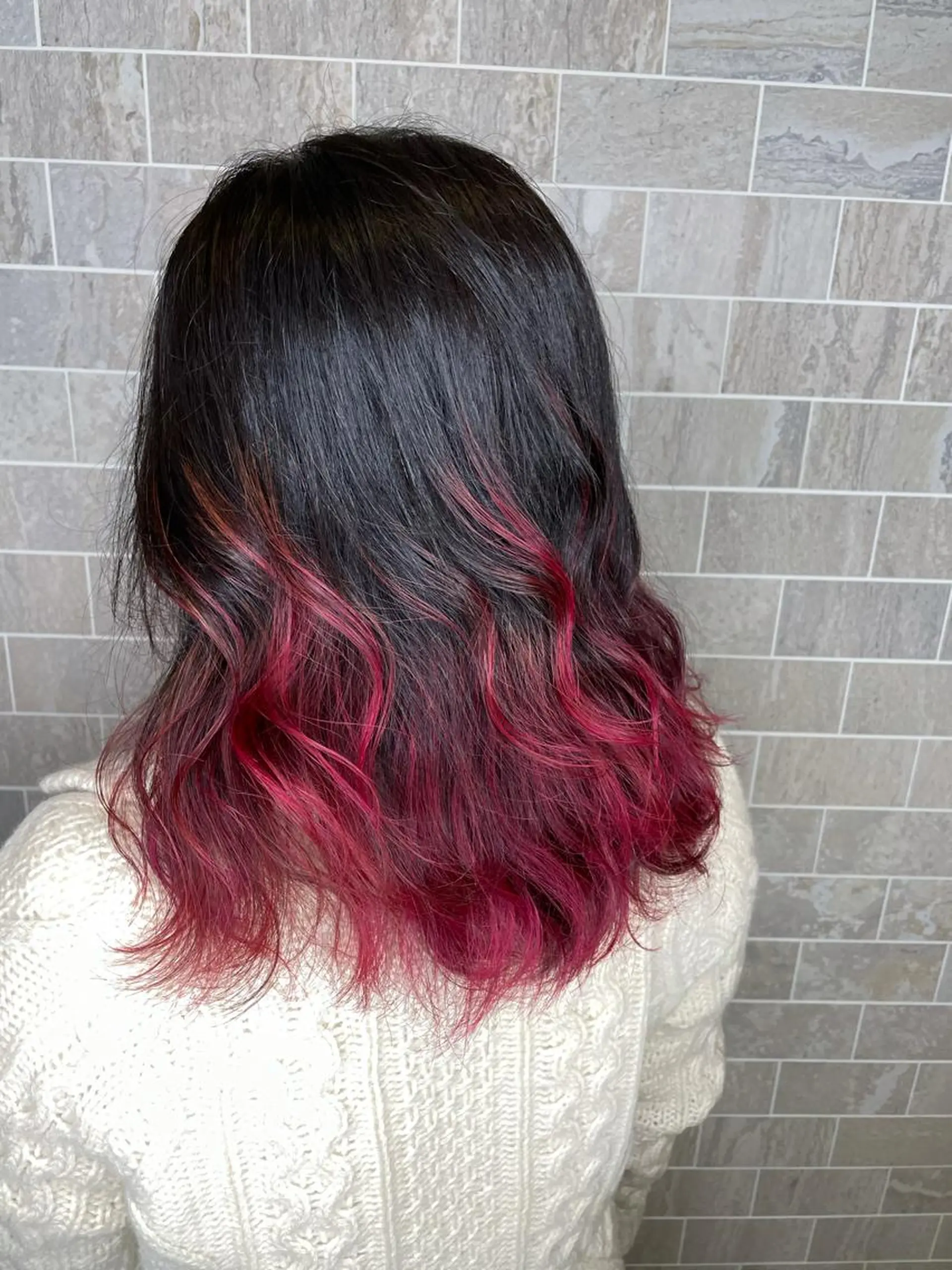 セミロング ブリーチ毛矯正.髪質 改善.髪にドラマをのヘアスタイル