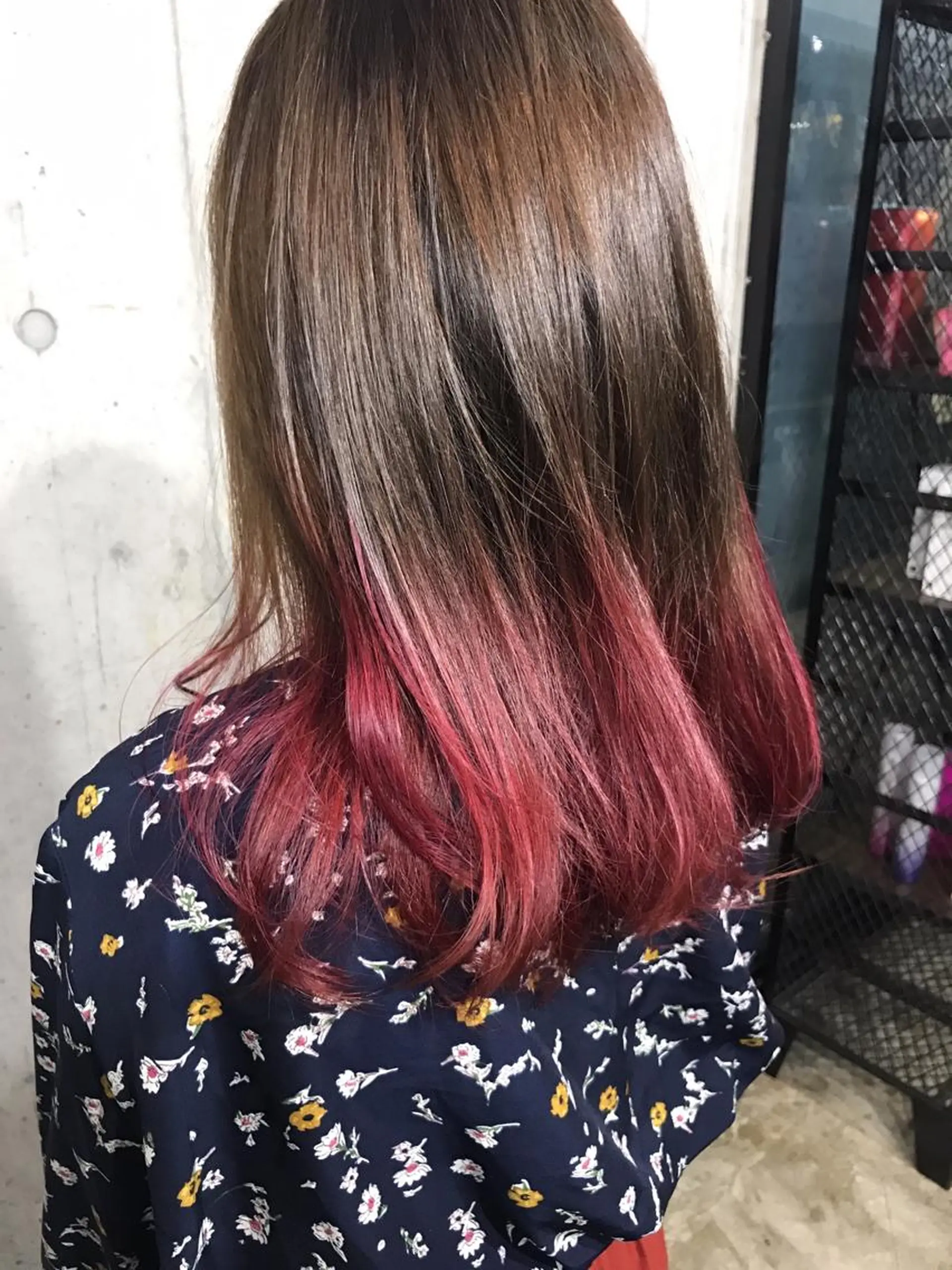 ミディアム カラー パーマ ヘアアレンジ メンズ キッズ ネイル マツエク・マツパ グラデーションカラー ピンクカラー カラーマツエク グラデーション ピンク カット ヘアカラー トリートメント 高比良 剛のヘアスタイル