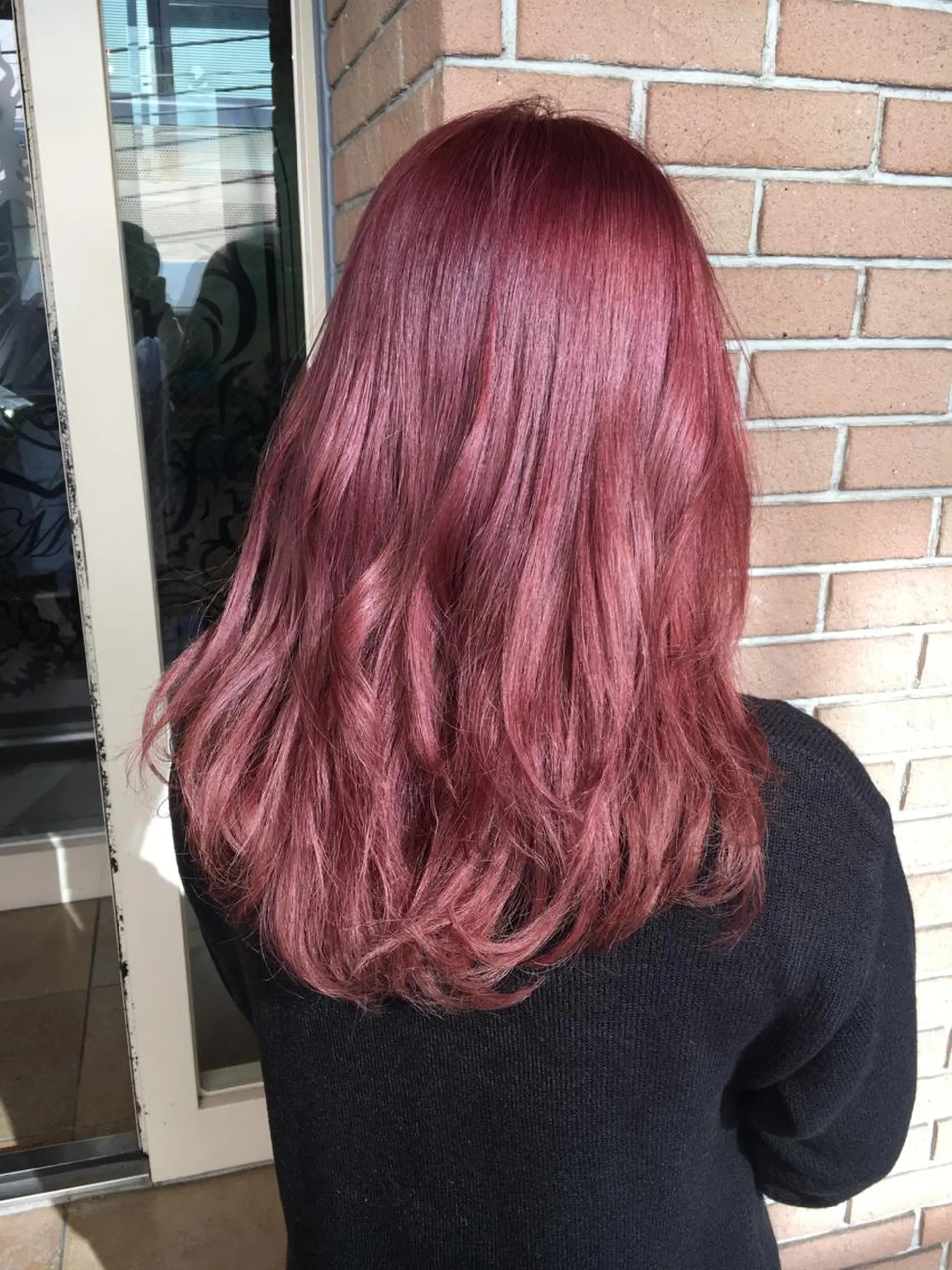 セミロング カラー ピンクカラー レッドカラー 北條 優輝のヘアスタイル