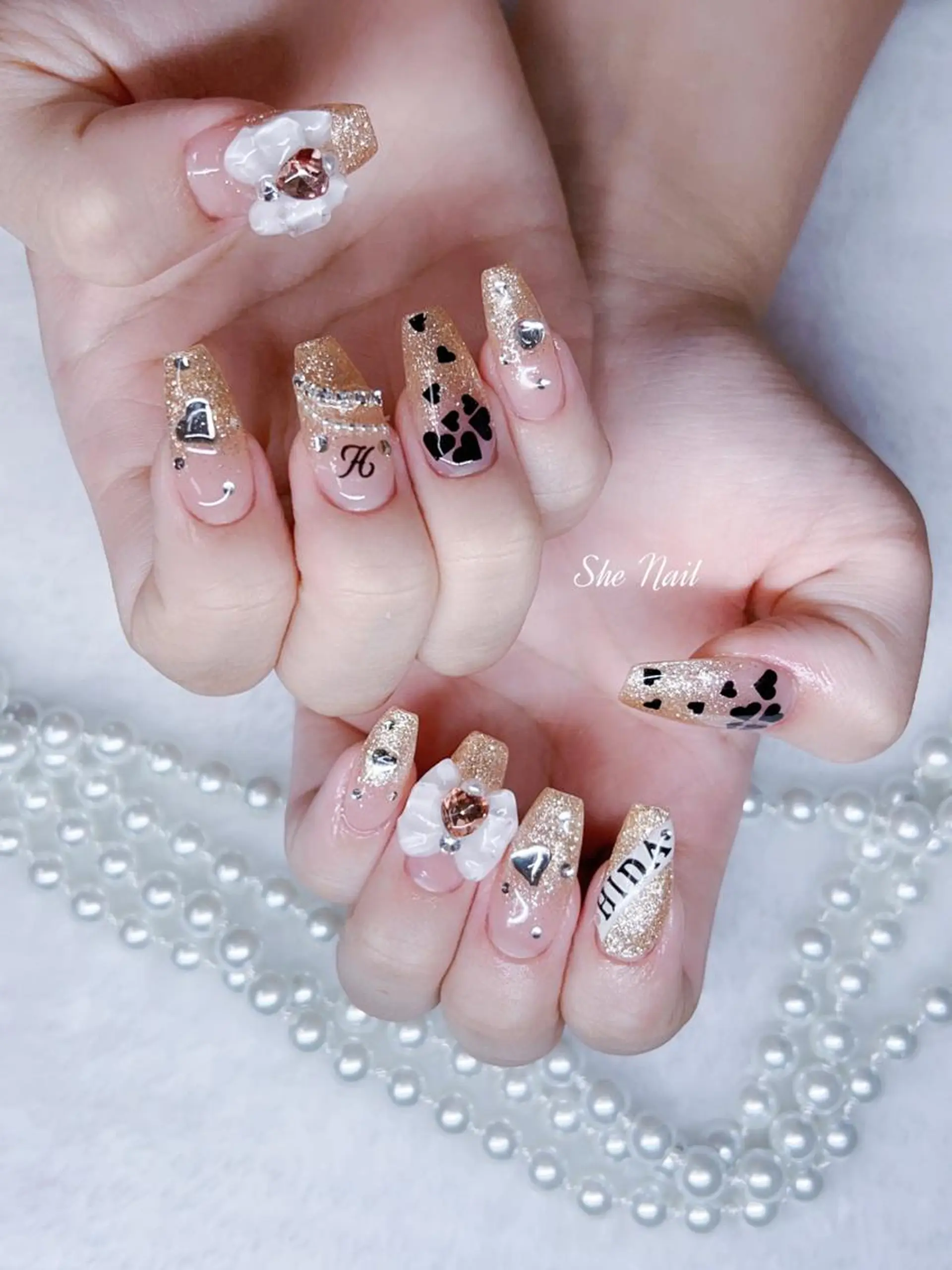 ネイル チークネイル フレンチネイル マグネットネイル 持ち込み ワンカラーネイル ハンドネイル She   Nail所属・ISA_ BELLAのネイルデザイン