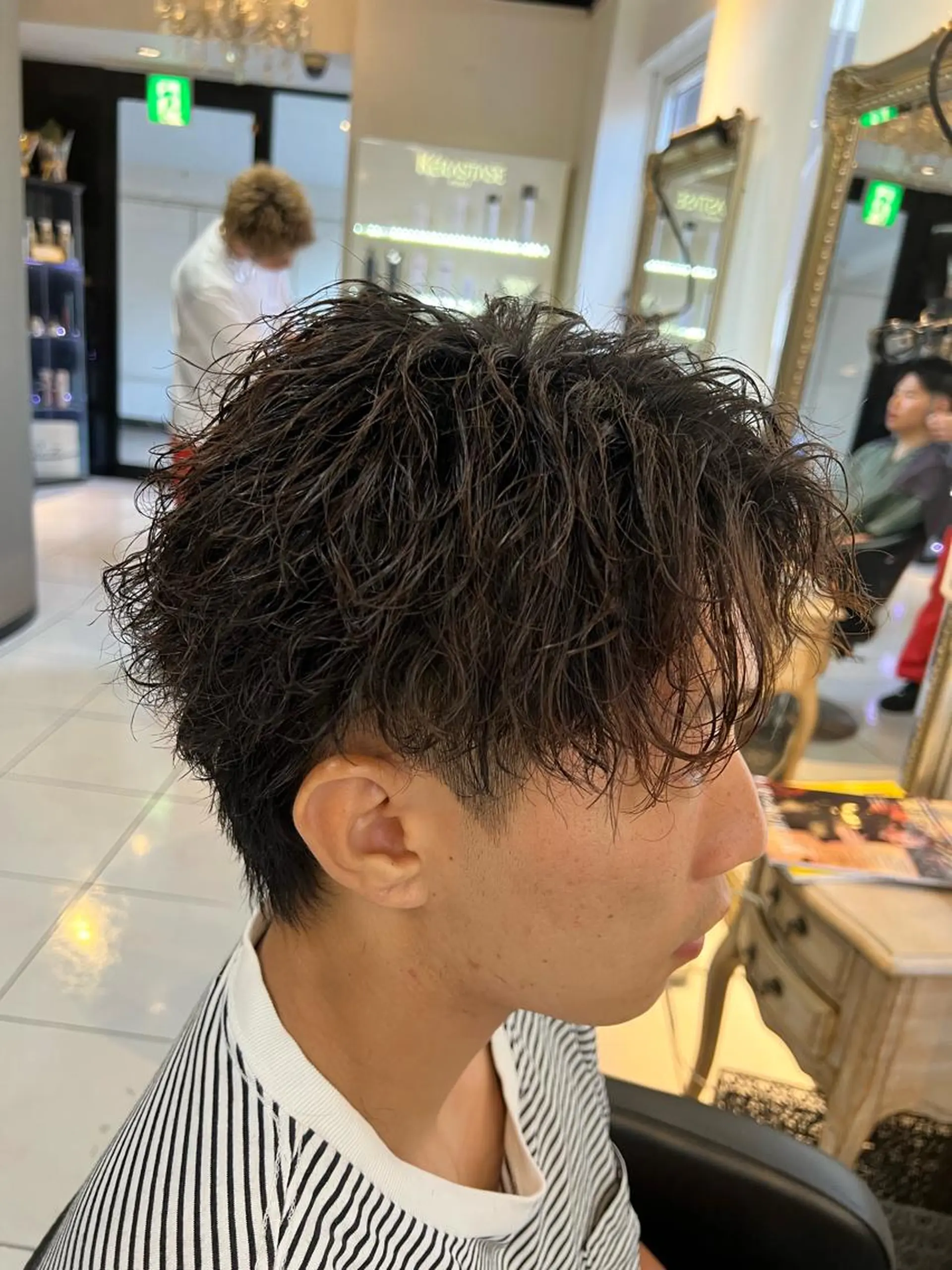 パーマ メンズ センターパート フェードカット カルマパーマ マッシュ メンズパーマ カット パーマ パーマ特化美容師 茂木広幸のヘアスタイル