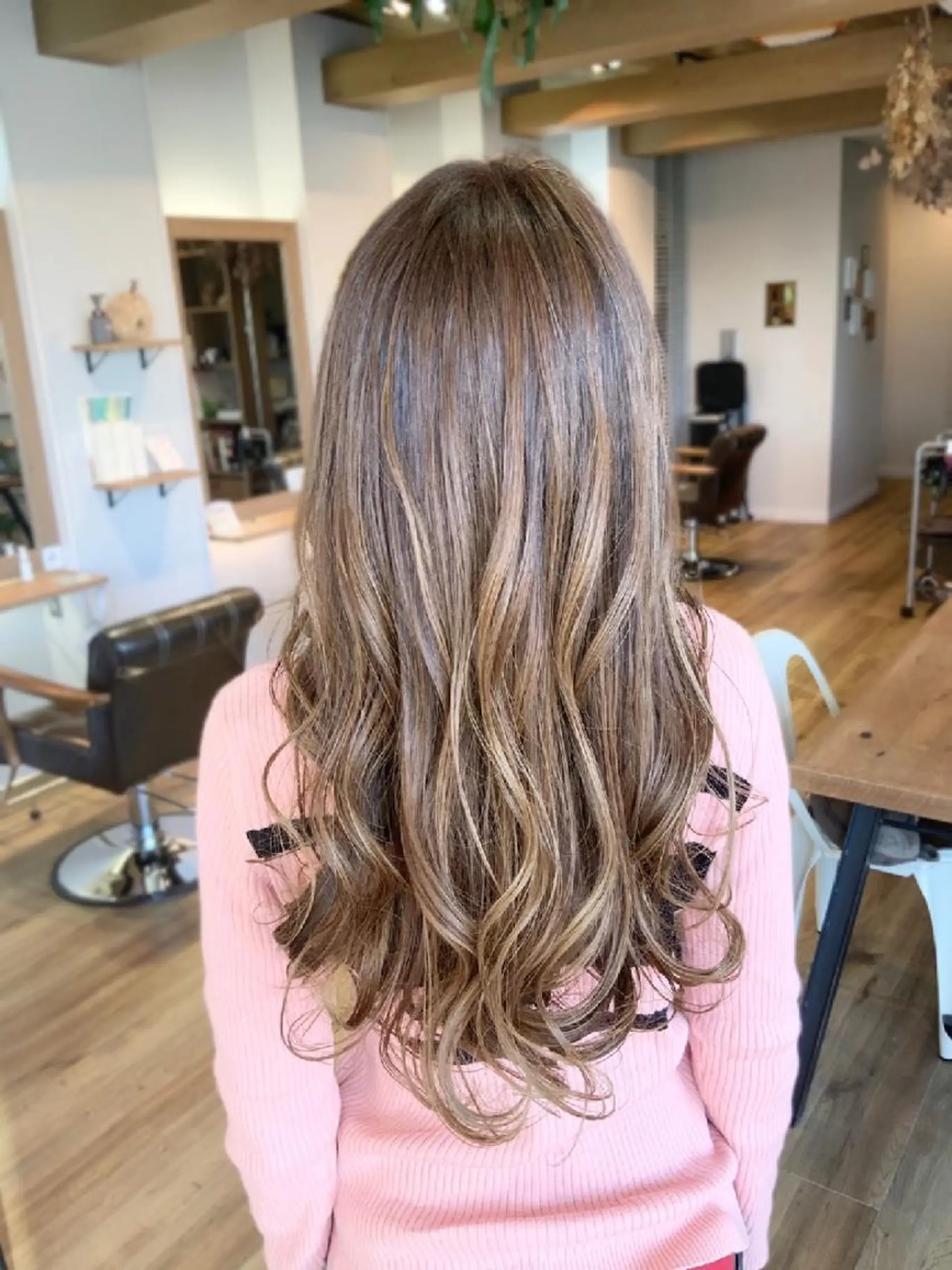 カラー アッシュ ベージュカラー ヘアカラー トリートメント 堀 望美のヘアスタイル