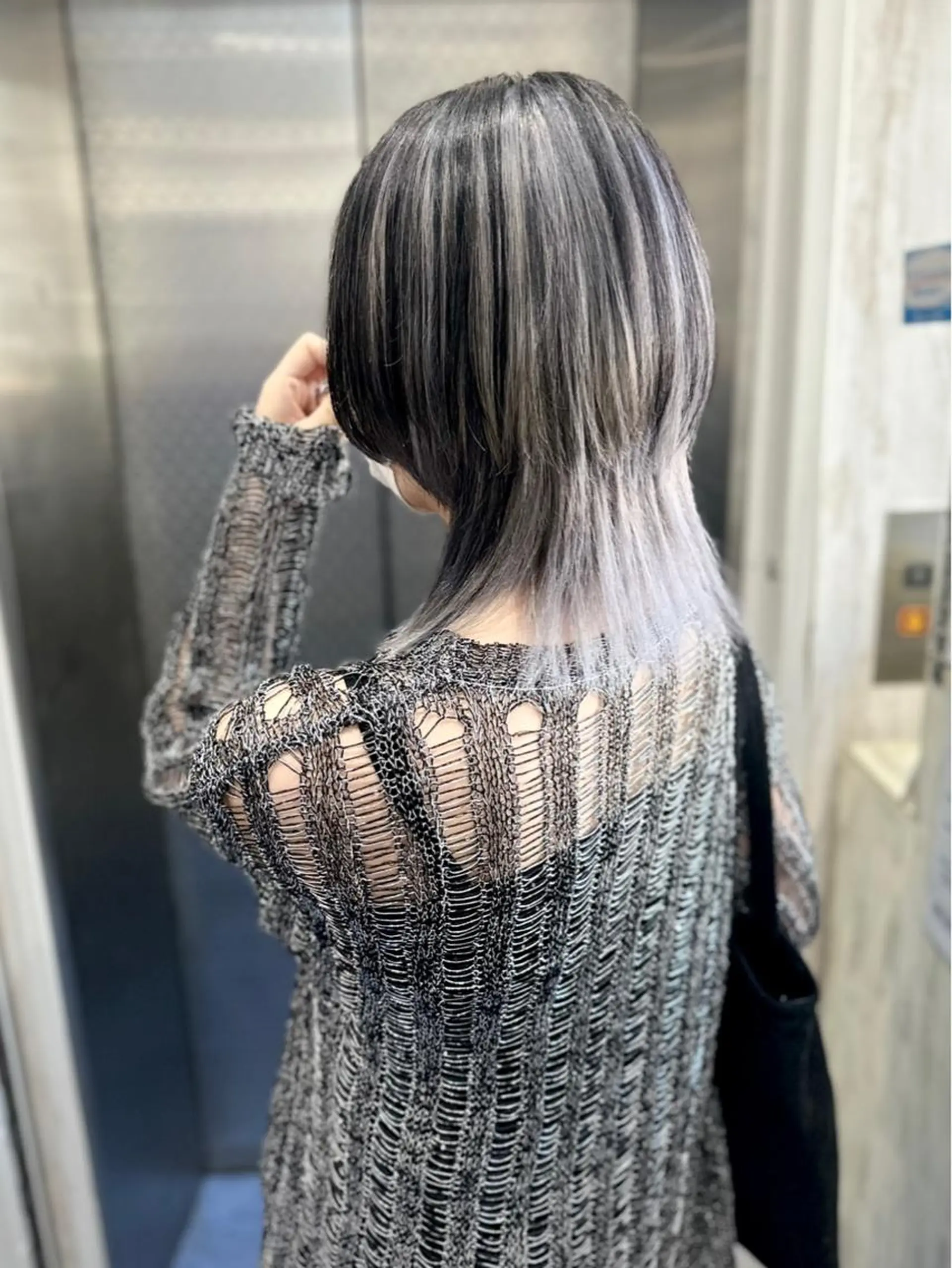 ショート カラー ウルフカット white．梅田所属・GATE. カラーモデル募集のヘアスタイル