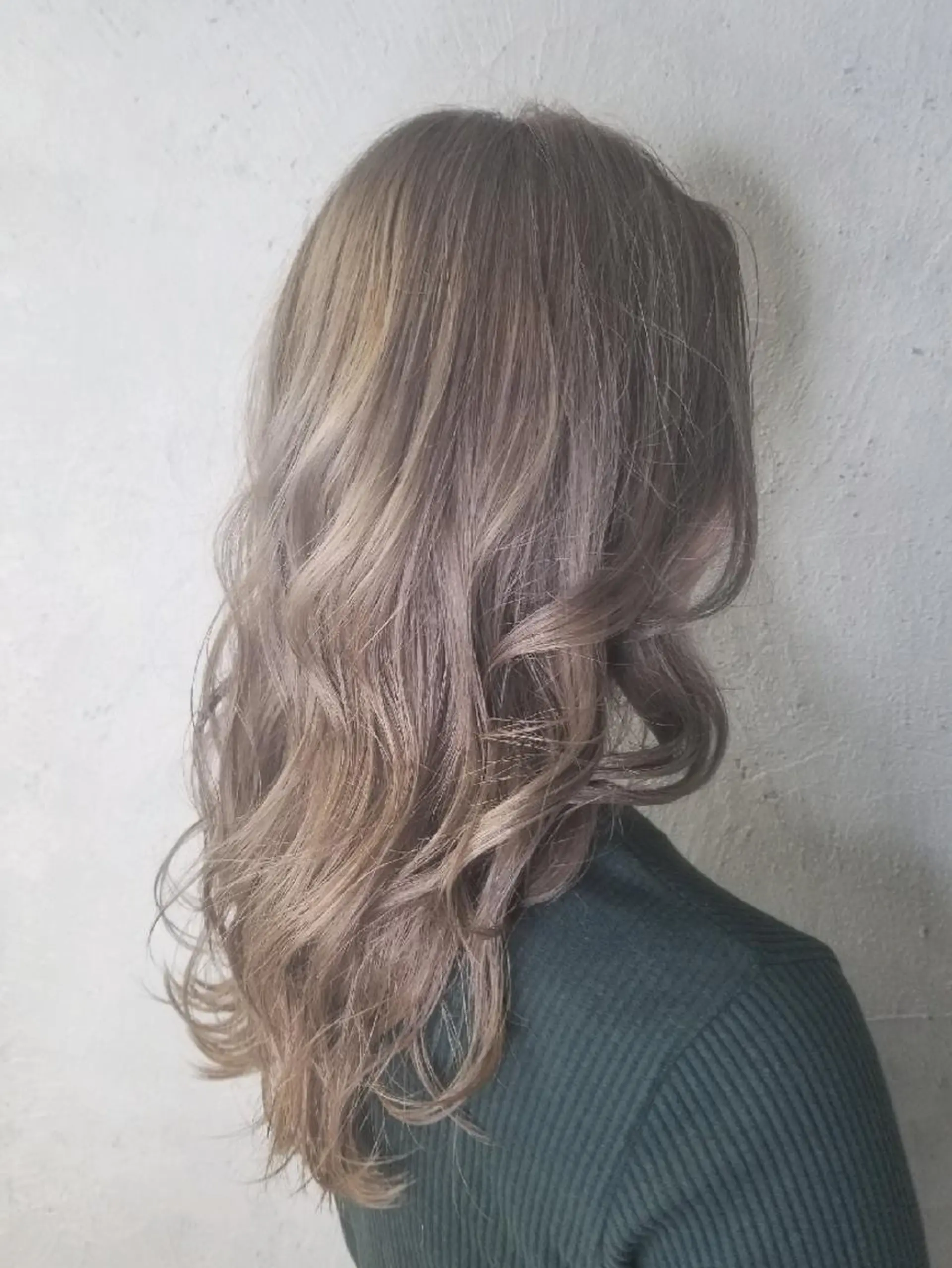 ロング カラー ヘアアレンジ アディクシーカラー アッシュ アッシュブラウン アッシュグレー アッシュグレージュ フルール所属・🌟透明感カラー 🌟SAITO🌟のヘアスタイル