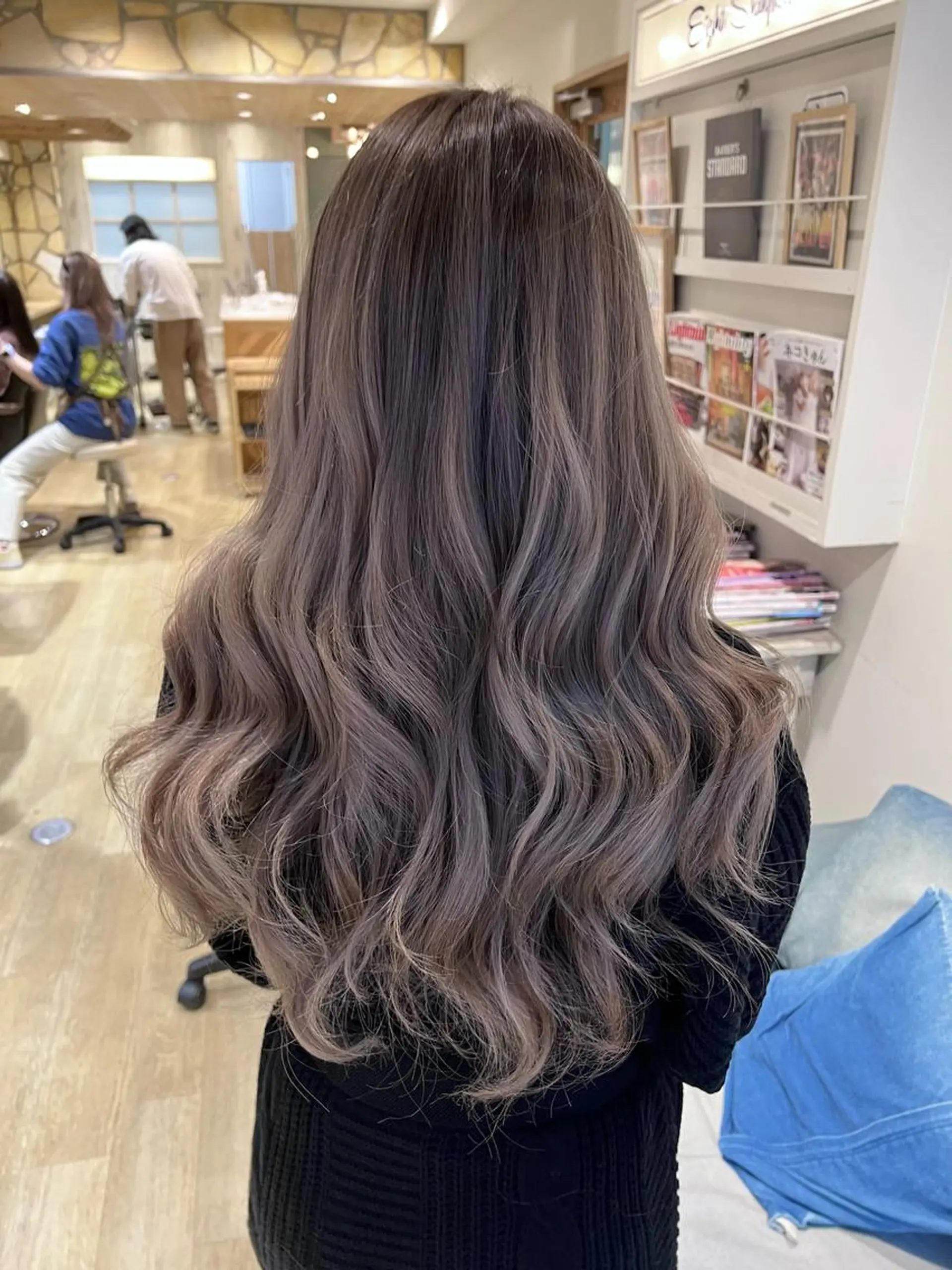 ロング レイヤーカット ヘアカラー トリートメント 渋谷ハイトーン/ デザインカラー阿部のヘアスタイル