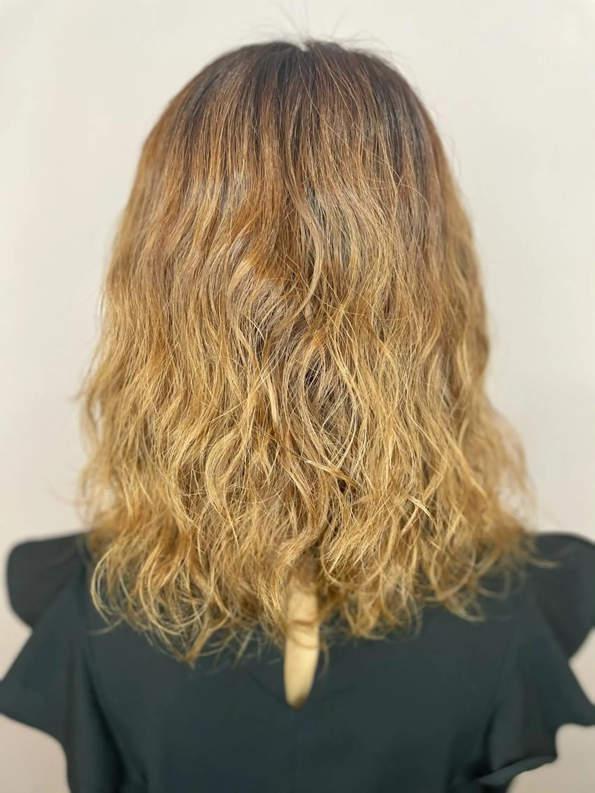 ミディアム パーマ カット パーマ トリートメント 🌈ショートボブ⚪︎ 暖色🌈村山武史のヘアスタイル