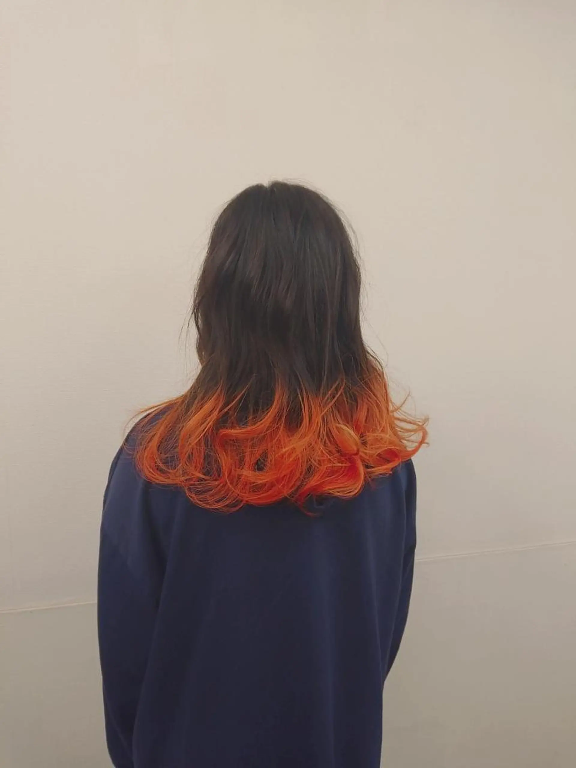 ミディアム レイヤーカット 崎山 瑠依のヘアスタイル