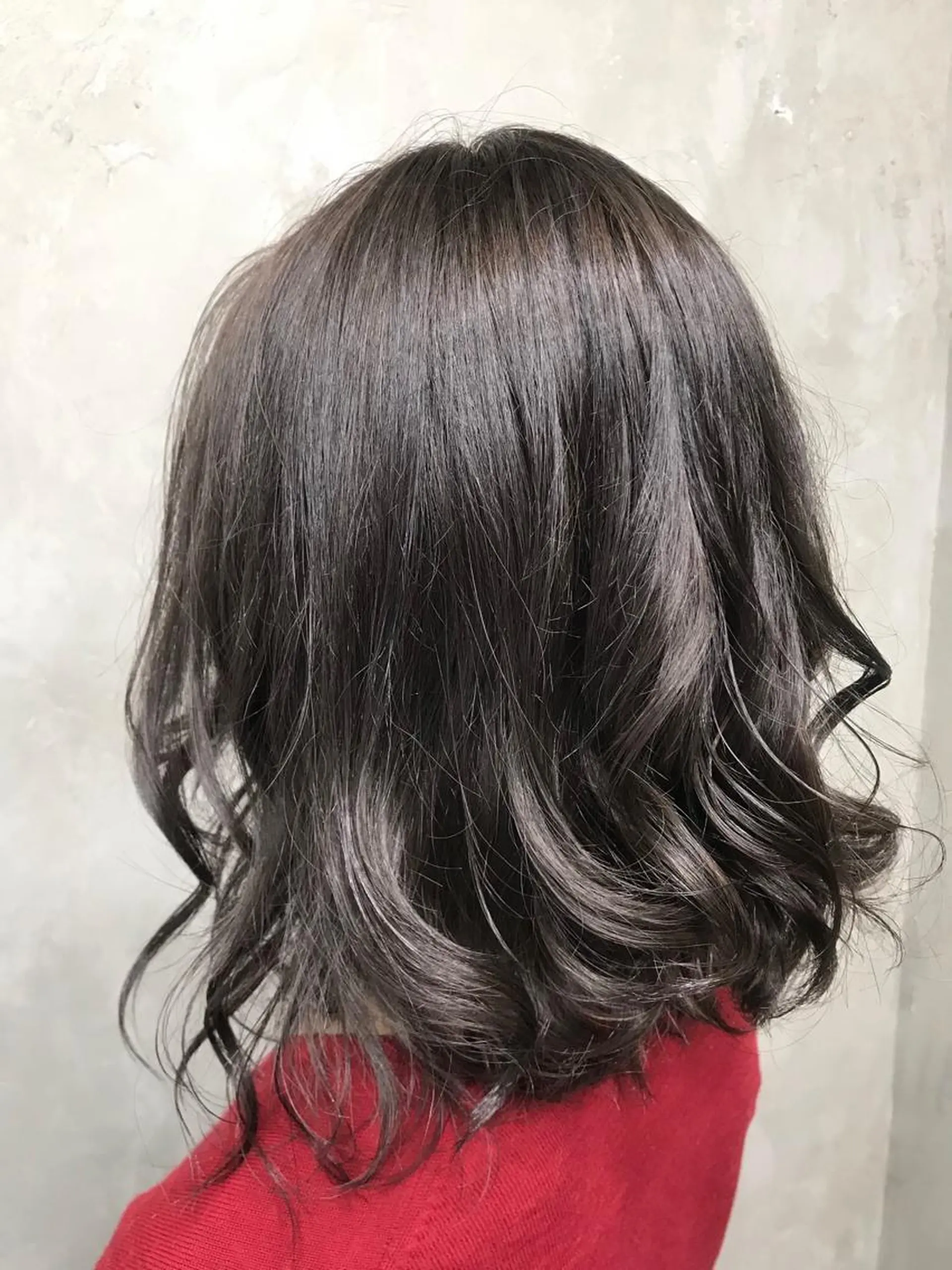 ミディアム カラー パーマ シルバー 🌈髪質改善💕 縮毛矯正✨青木まで✨のヘアスタイル