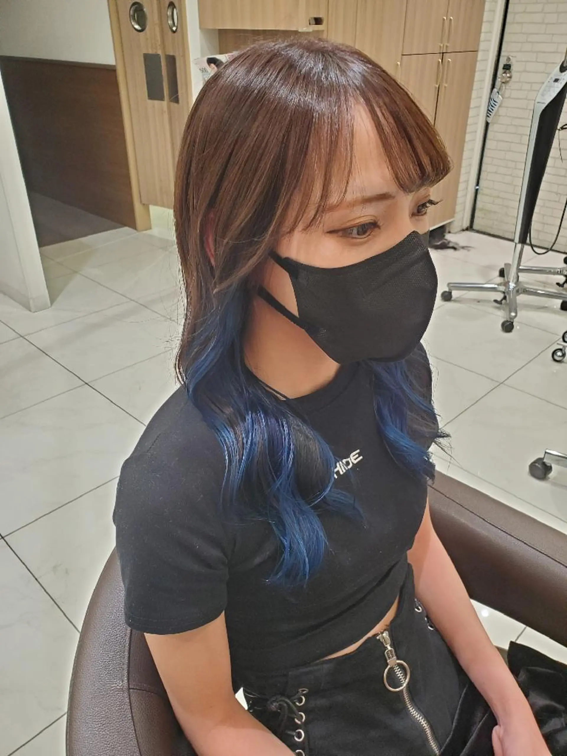 セミロング カラー アッシュ ベージュカラー ブリーチ ブルーカラー イルミナカラー 中村 和貴のヘアスタイル