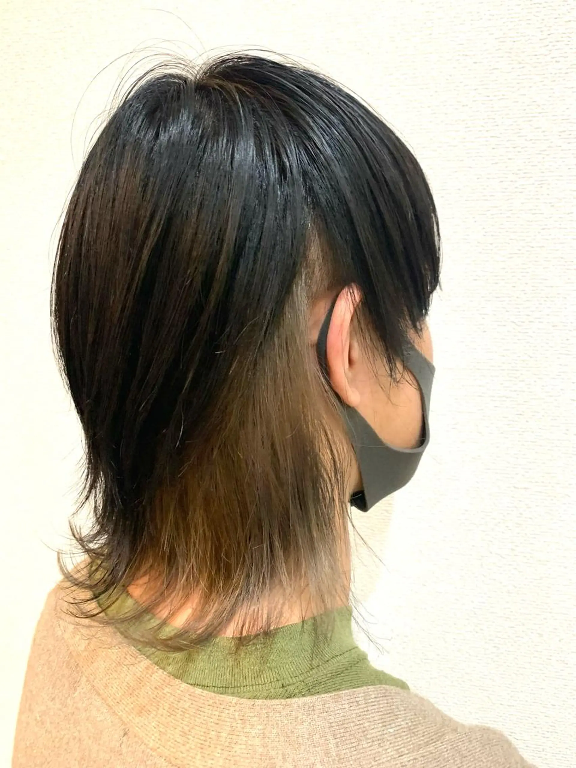 カラー メンズ メンズブリーチ メンズインナーカラー メンズウルフカット ベージュカラー ブリーチ uLu【ウル】所属・🦖manami 🦖のヘアスタイル