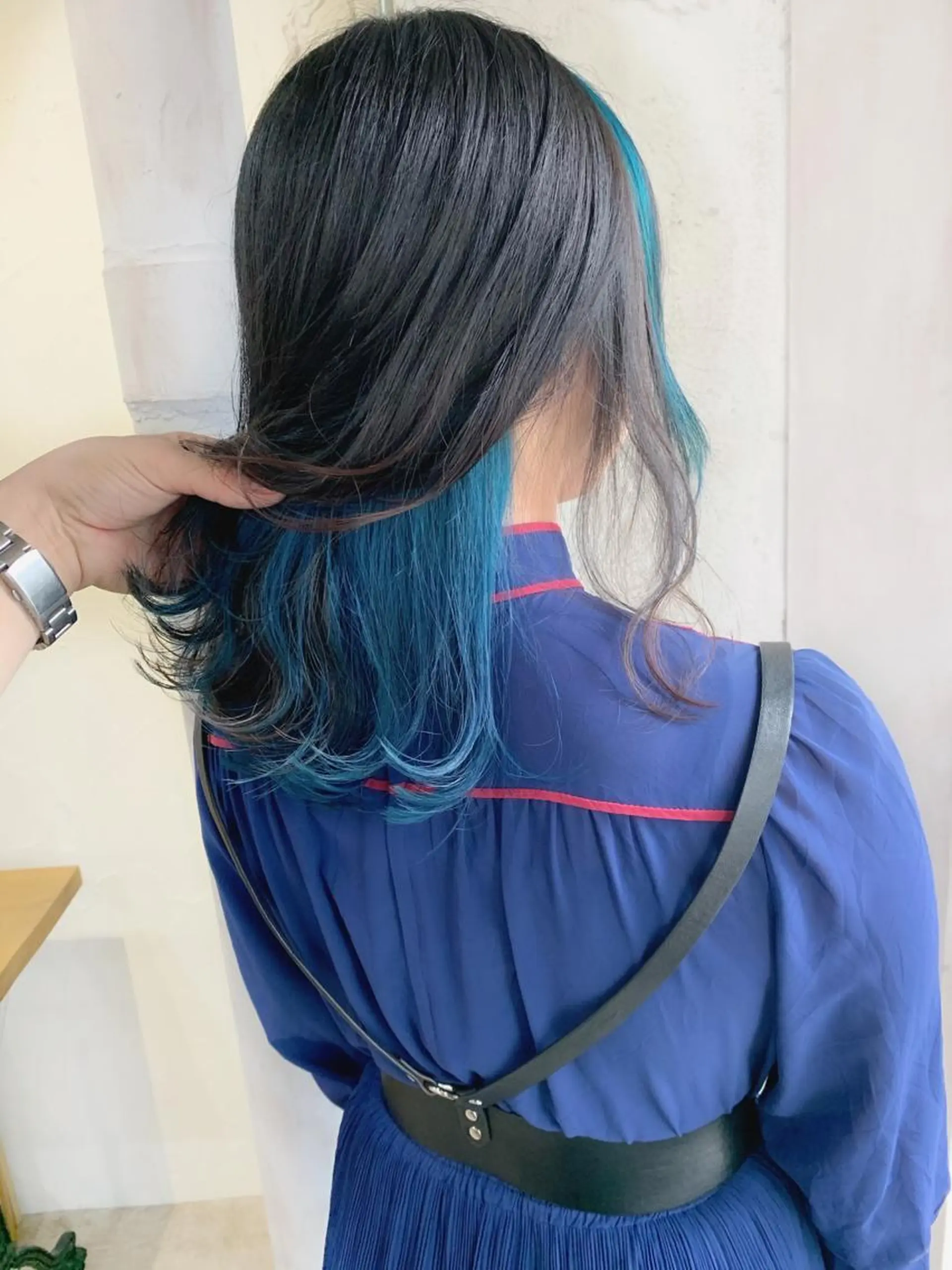 カラー ブルーカラー デザインカラー インナーカラー 透明感カラーが 得意です！NAOKIのヘアスタイル