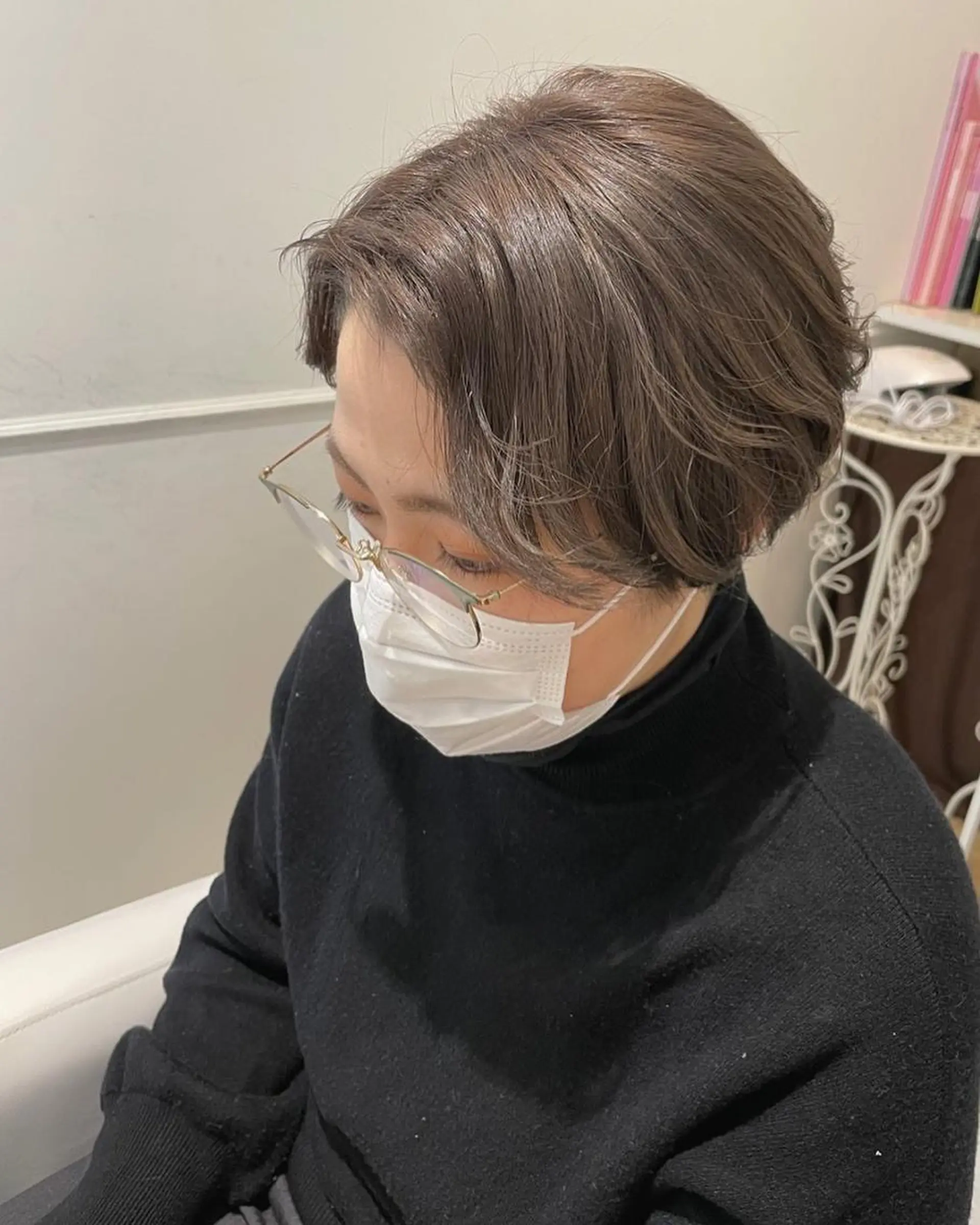ミディアム カラー パーマ ヘアアレンジ メンズ キッズ ネイル マツエク・マツパ メンズブリーチ ブリーチ 透明感カラー グレージュ シルバー 🫧垢抜けヘア🫧 SHIORIのヘアスタイル