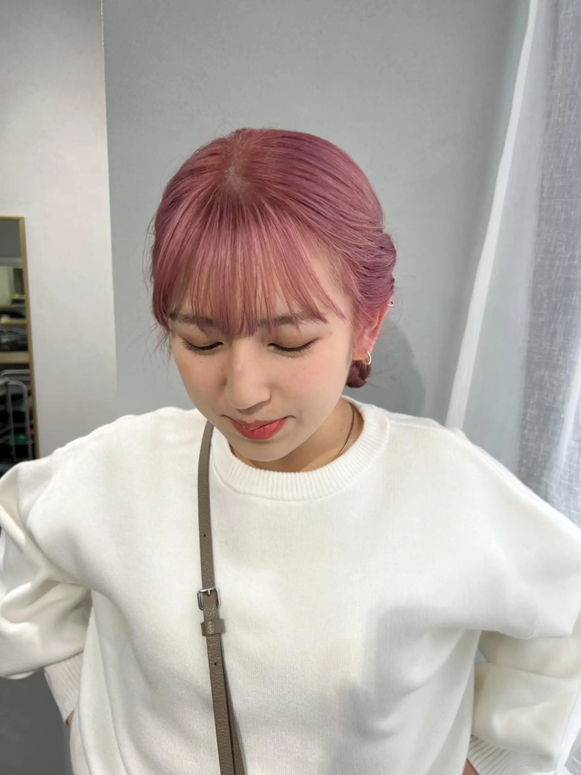 ロング カラー ブリーチ ピンクカラー ヘアカラー 【arc】Ruri コテ巻き風パーマのヘアスタイル