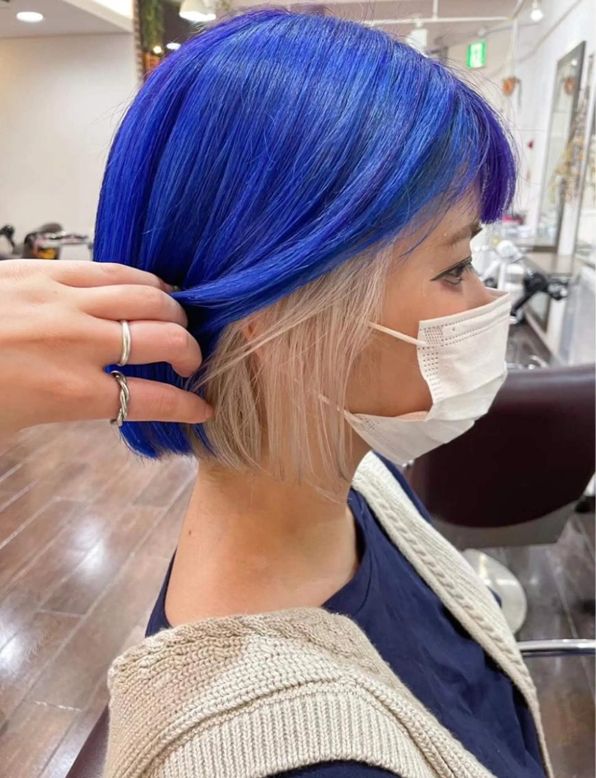 ショート カラー ベージュカラー 黒髪 ブリーチ ブルーカラー ブルーブラック 似合わせカット パーマ/コトミ🐸のヘアスタイル