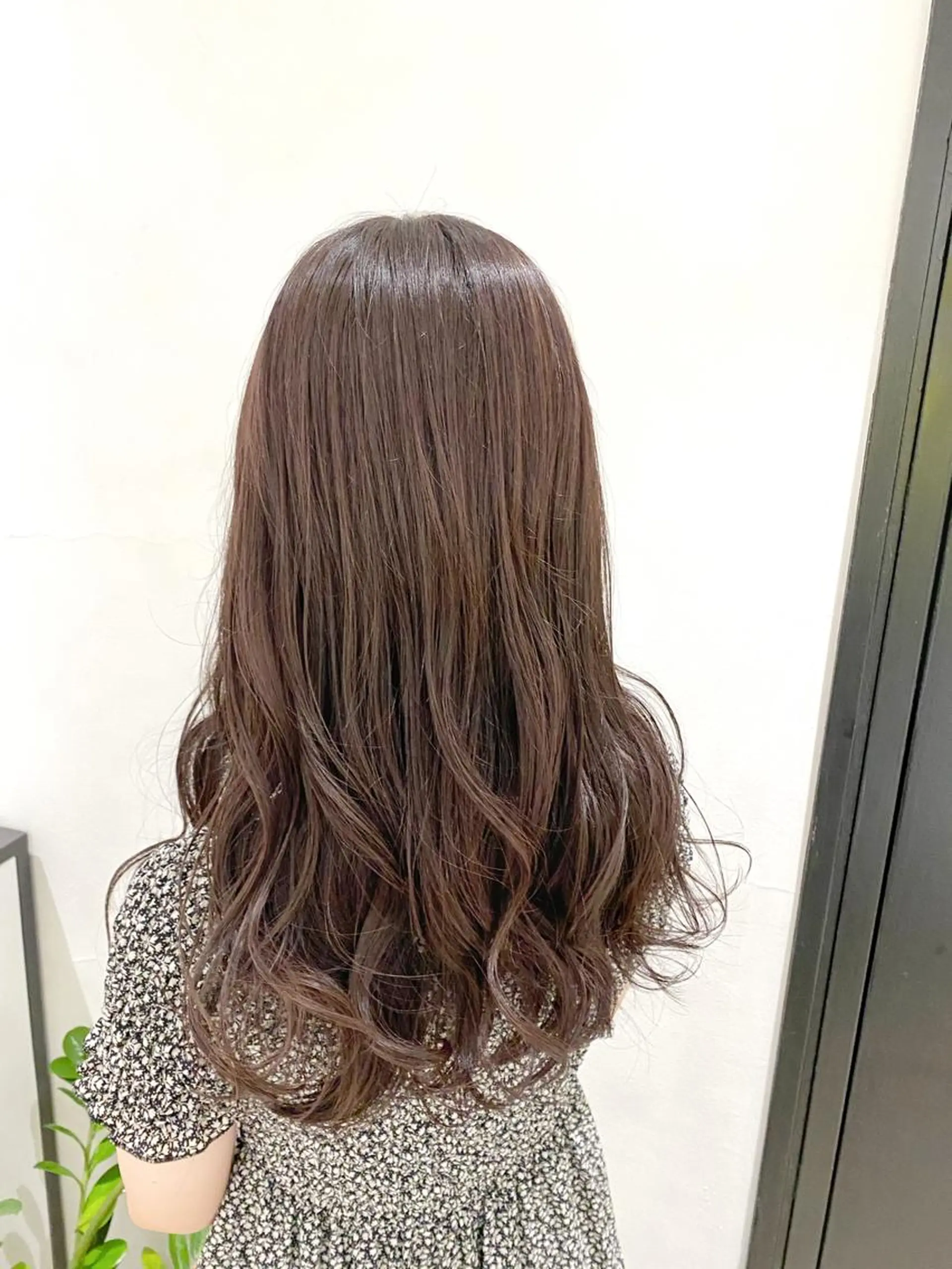ロング カラー ブラウンカラー チョコレートブラウン ヘアカラー トリートメント やなせ かすみのヘアスタイル