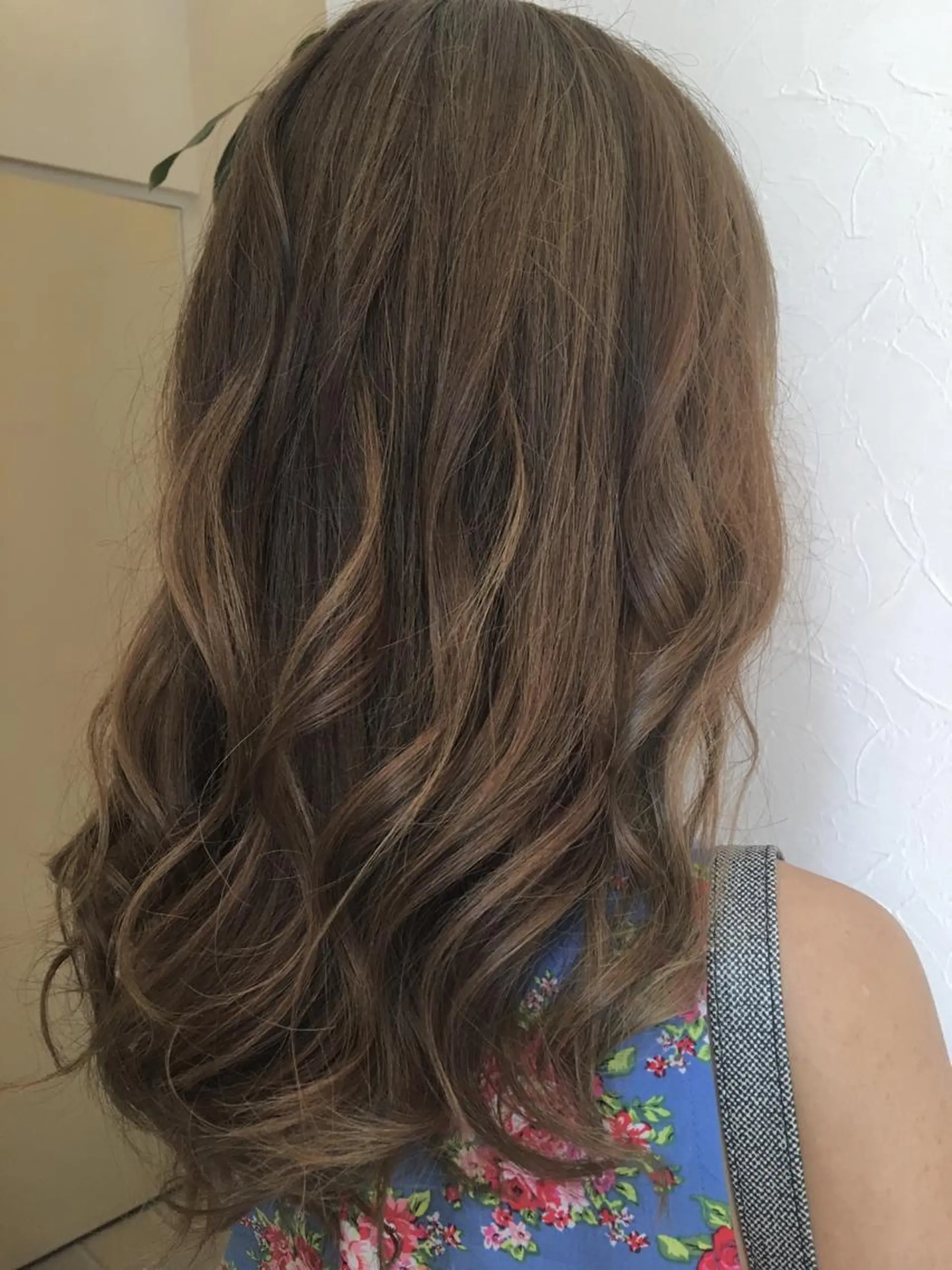 ロング カラー ヘアアレンジ アッシュ ベージュカラー ハイライトカラー ハイライト IVY joure Suzu.のヘアスタイル