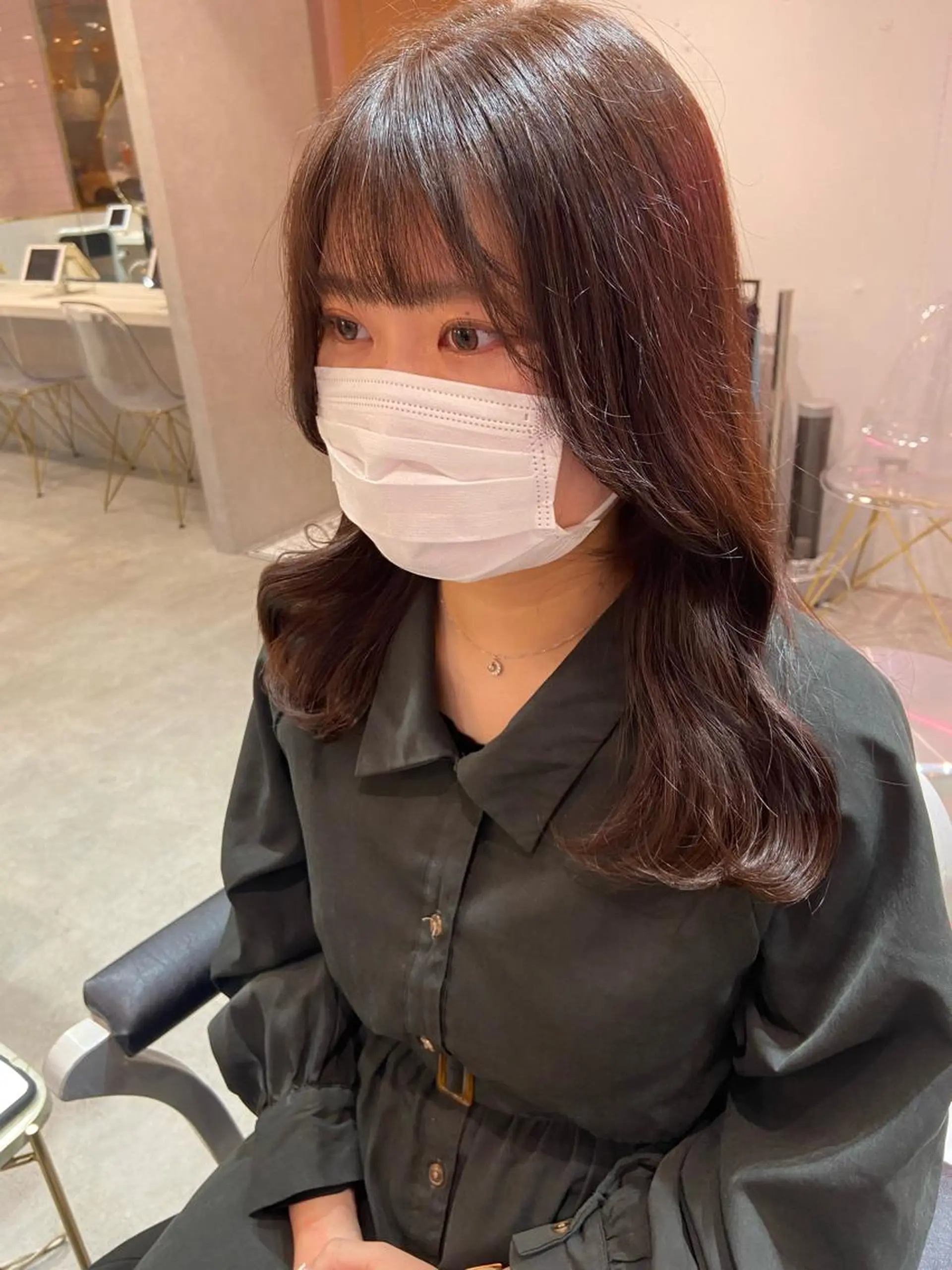 セミロング カラー ブラウンカラー ココアブラウン ピンクカラー ピンクブラウン くびれヘア 新宿/韓国ヘア 中明度カラー/かやのヘアスタイル