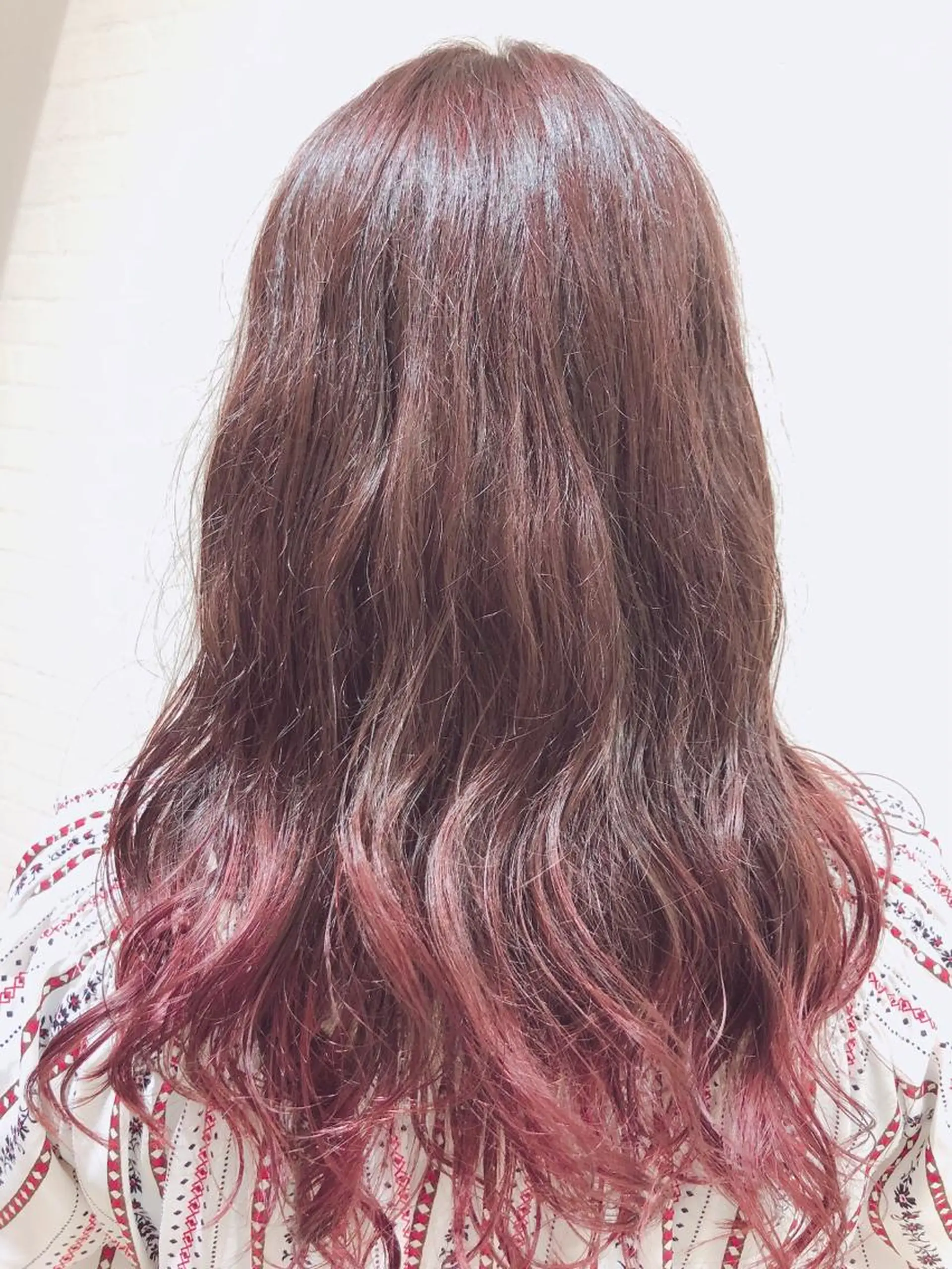 セミロング カラー 岩永 梨玖のヘアスタイル