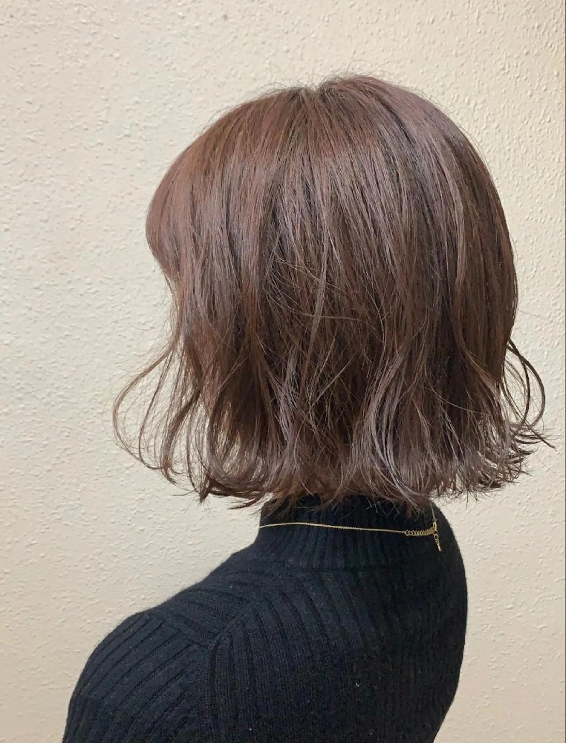 ショート なつめ🐶ショート ベージュカラーのヘアスタイル