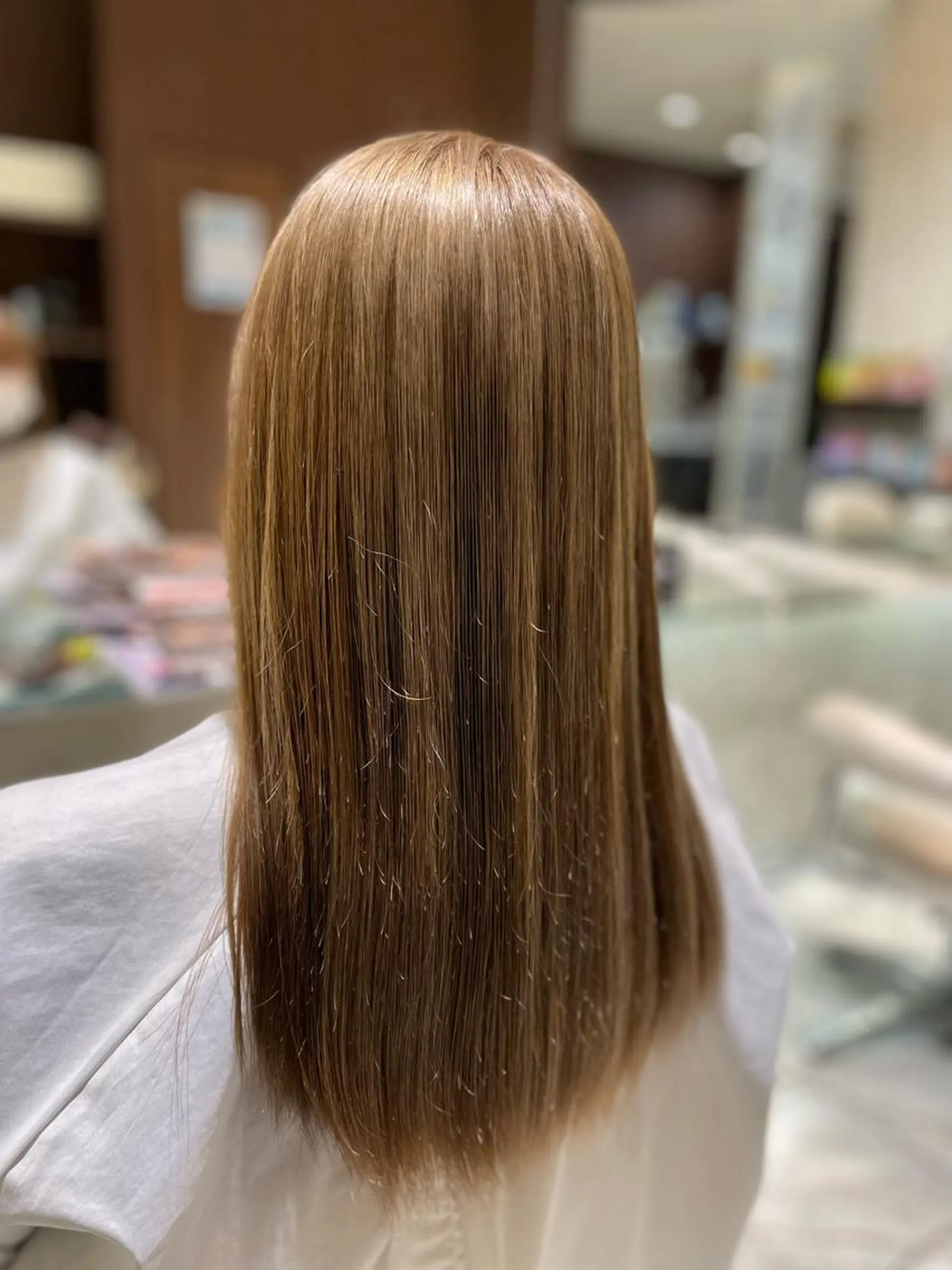 ロング カラー ベージュカラー ミルクティーベージュ AGU hair vigor 三条店所属・AGU 三条店 林　雄のヘアスタイル