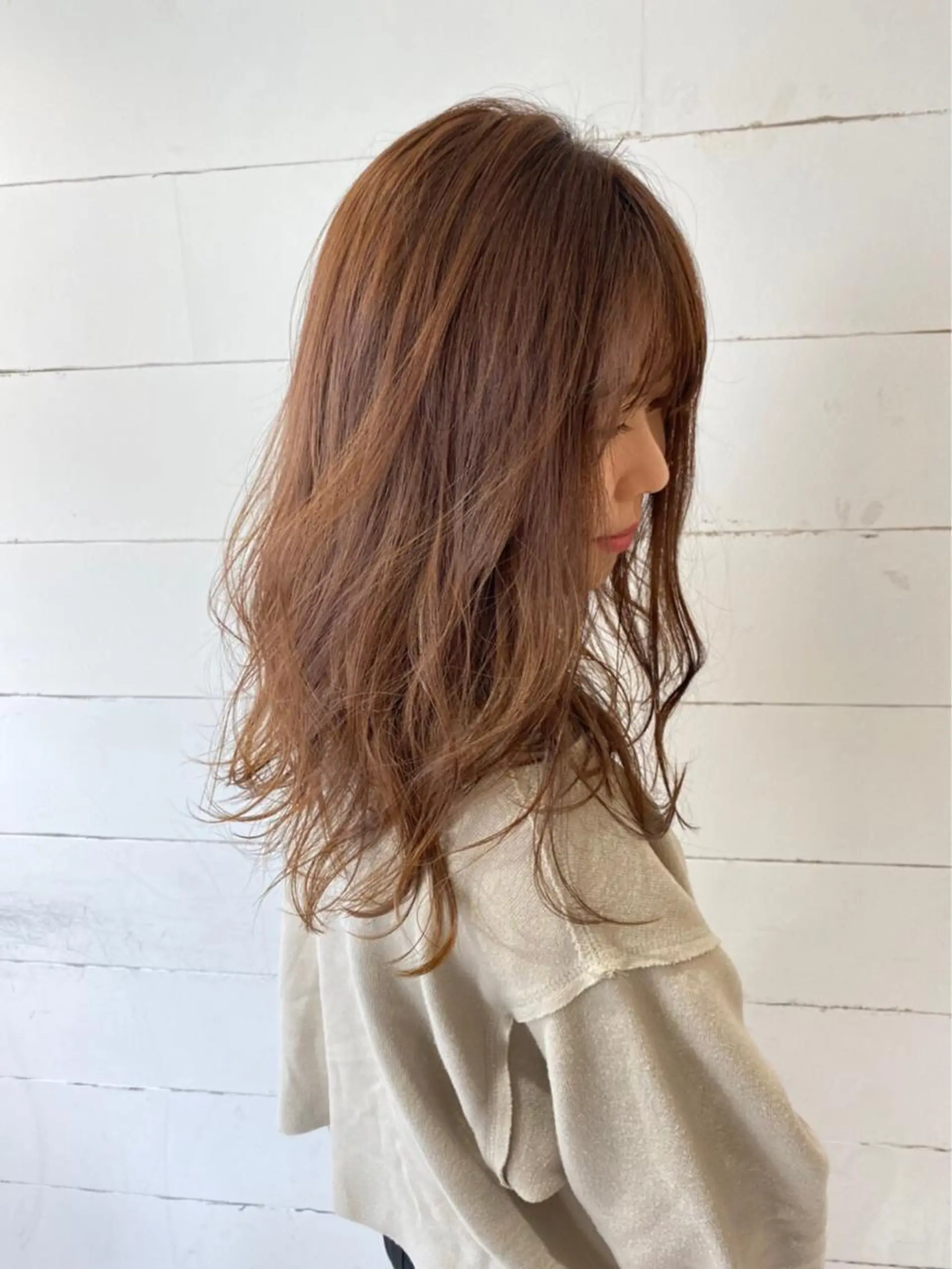 ロング esse大阪茶屋町店所属・レイヤーカット 新井田陽寿のヘアスタイル