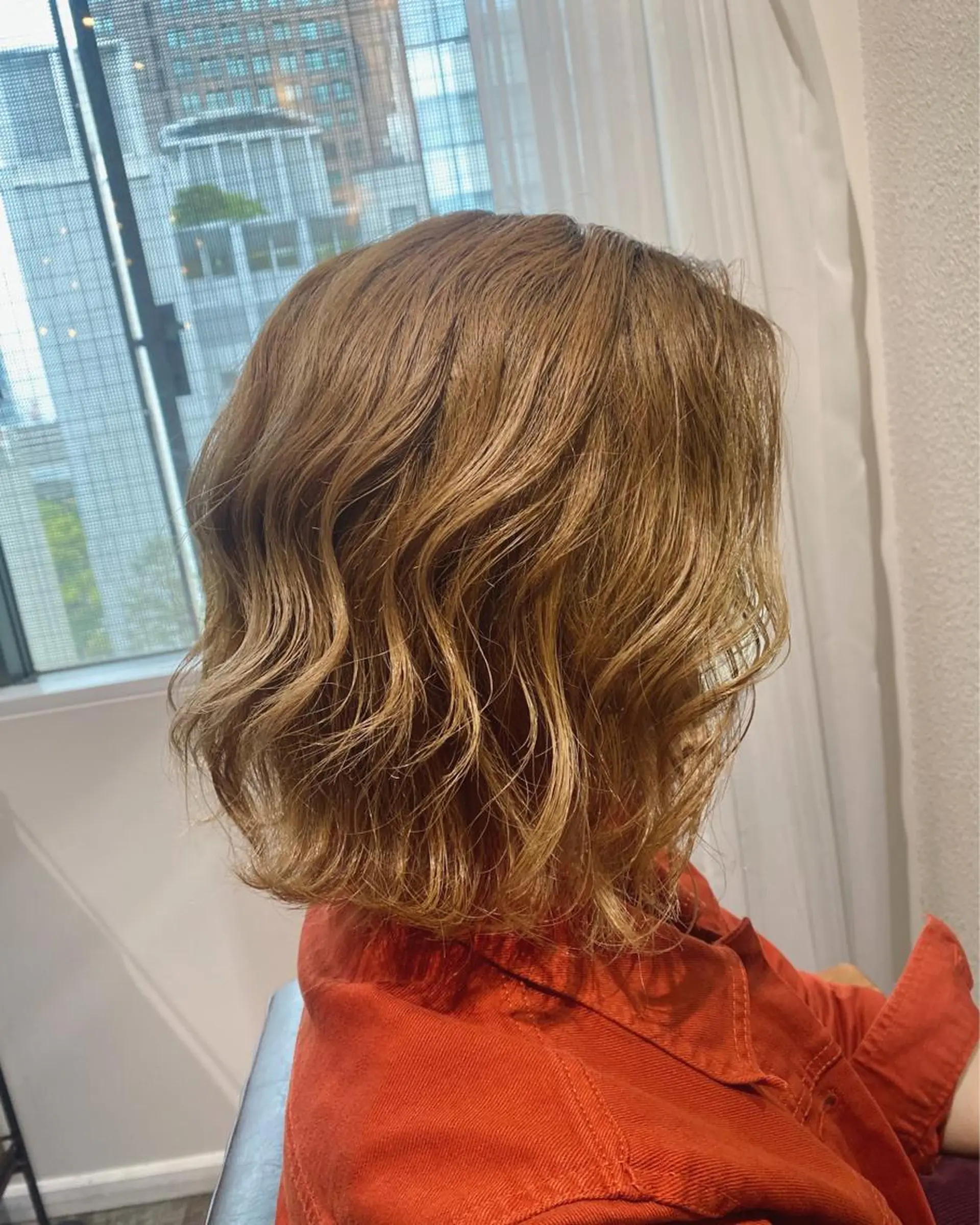 ショート ボブ/透明感カラー 岸本涼奈のヘアスタイル
