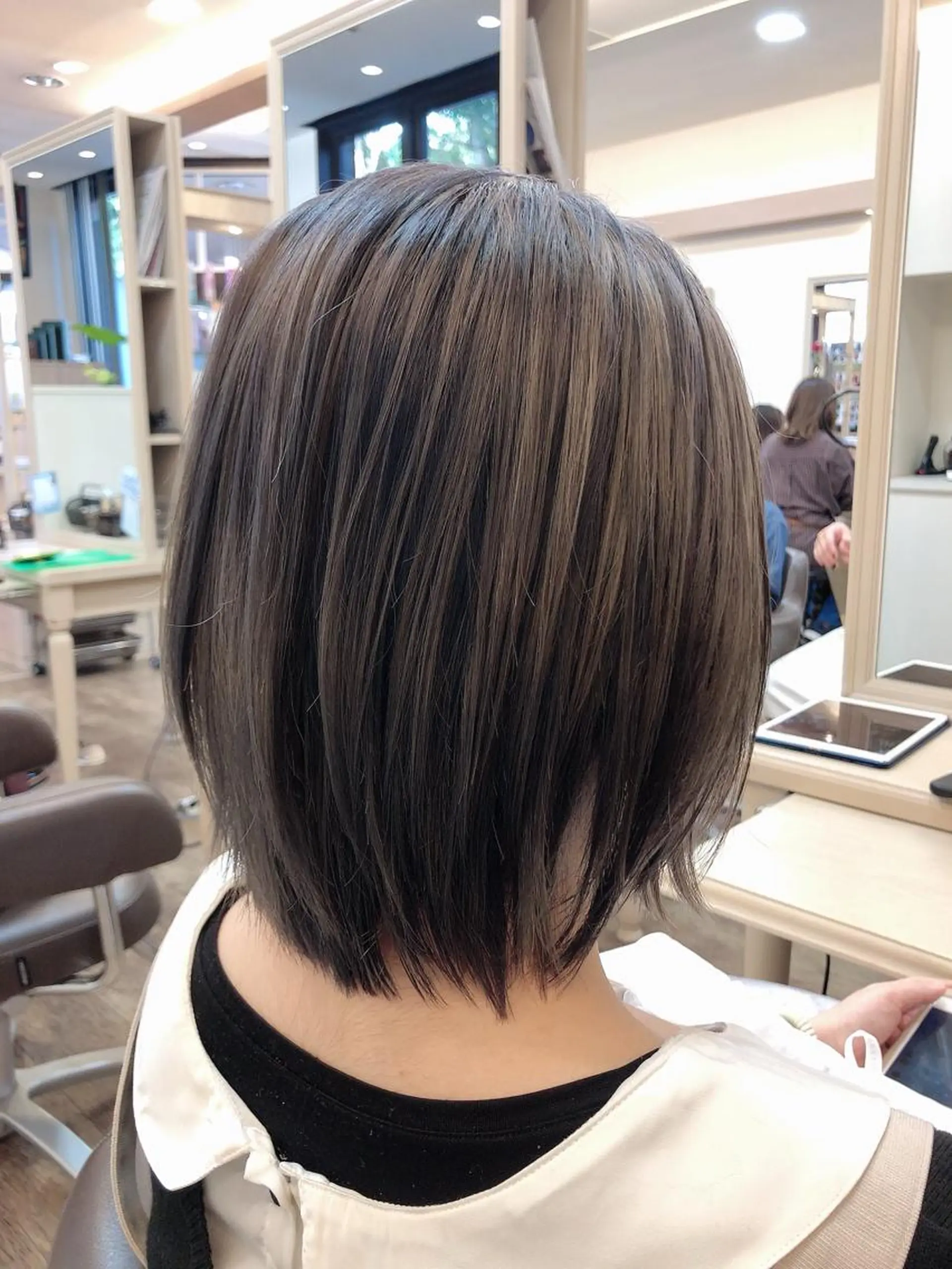ショート カラー ダブルカラー シルバー カット ヘアカラー 尚平 髪質改善 大人のデザインカラーのその他イメージ