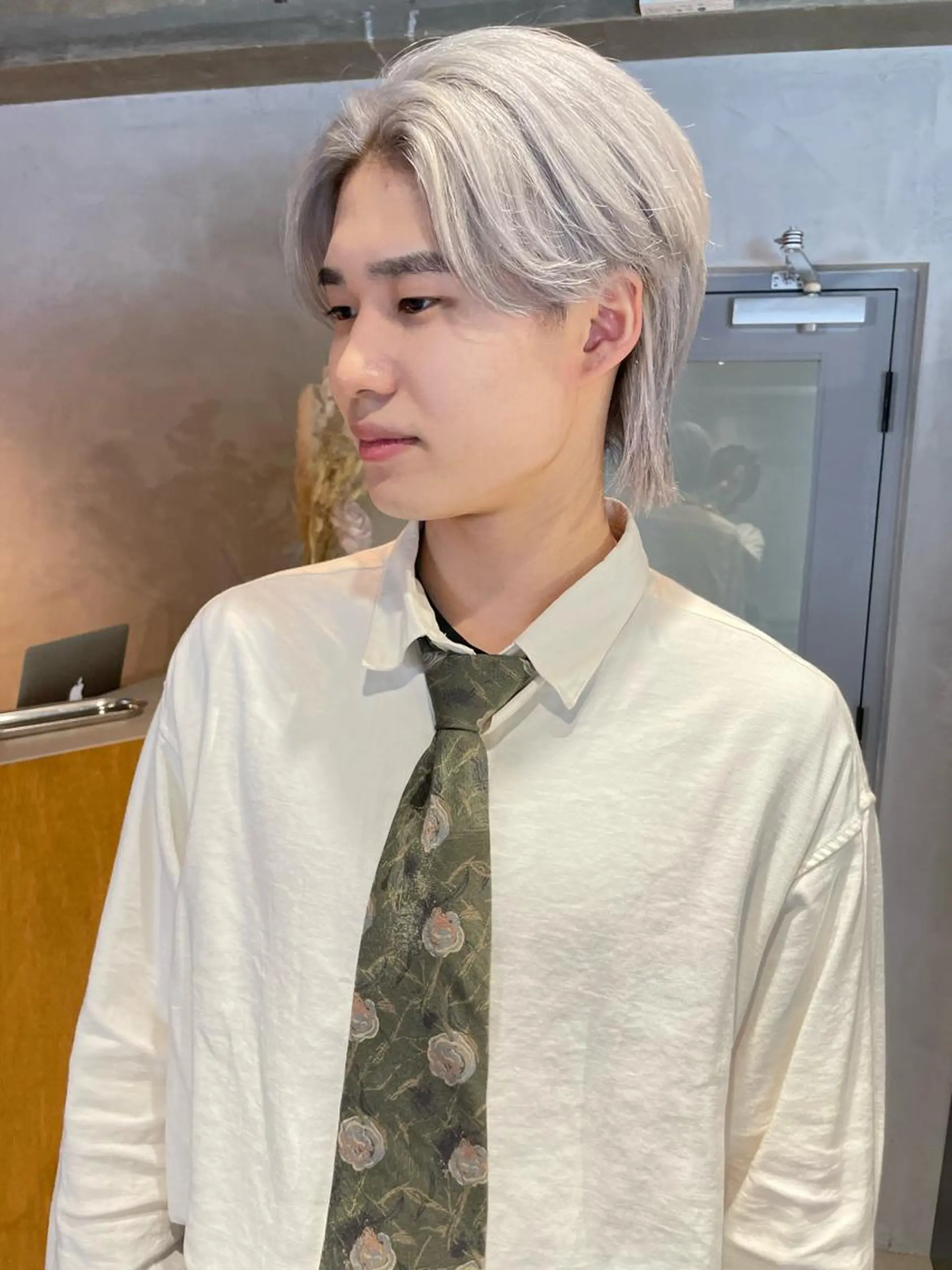 ミディアム カラー パーマ ヘアアレンジ メンズ キッズ ネイル マツエク・マツパ アイブロウ カット ヘアカラー パーマ 縮毛矯正 メンズ特化 しゅうへいのヘアスタイル