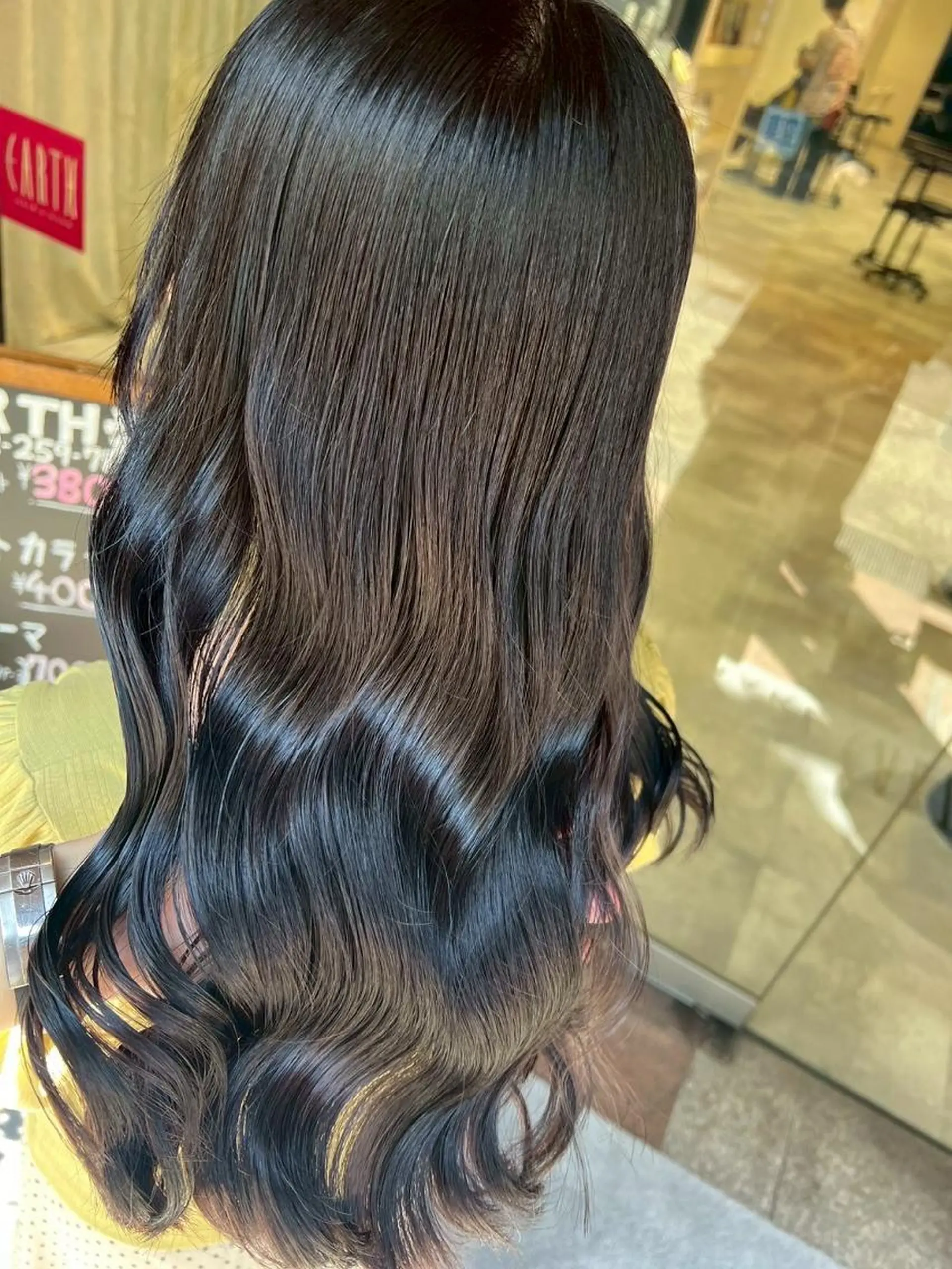 ミディアム ヘアカラー 大川 有香のヘアスタイル
