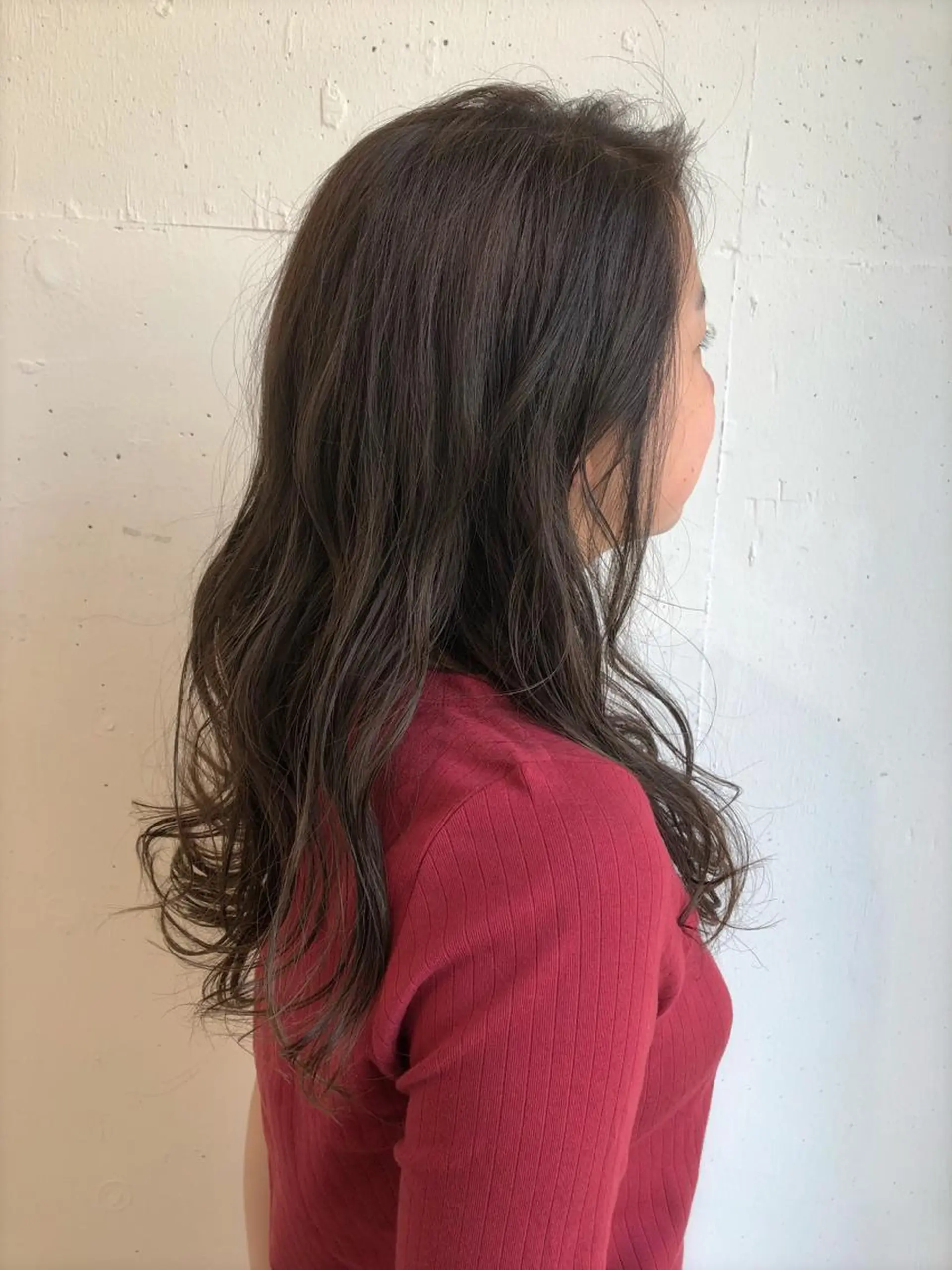 ロング カラー アッシュ アッシュブラウン ブラウンカラー イルミナカラー Amber所属・山形 光輪子のヘアスタイル