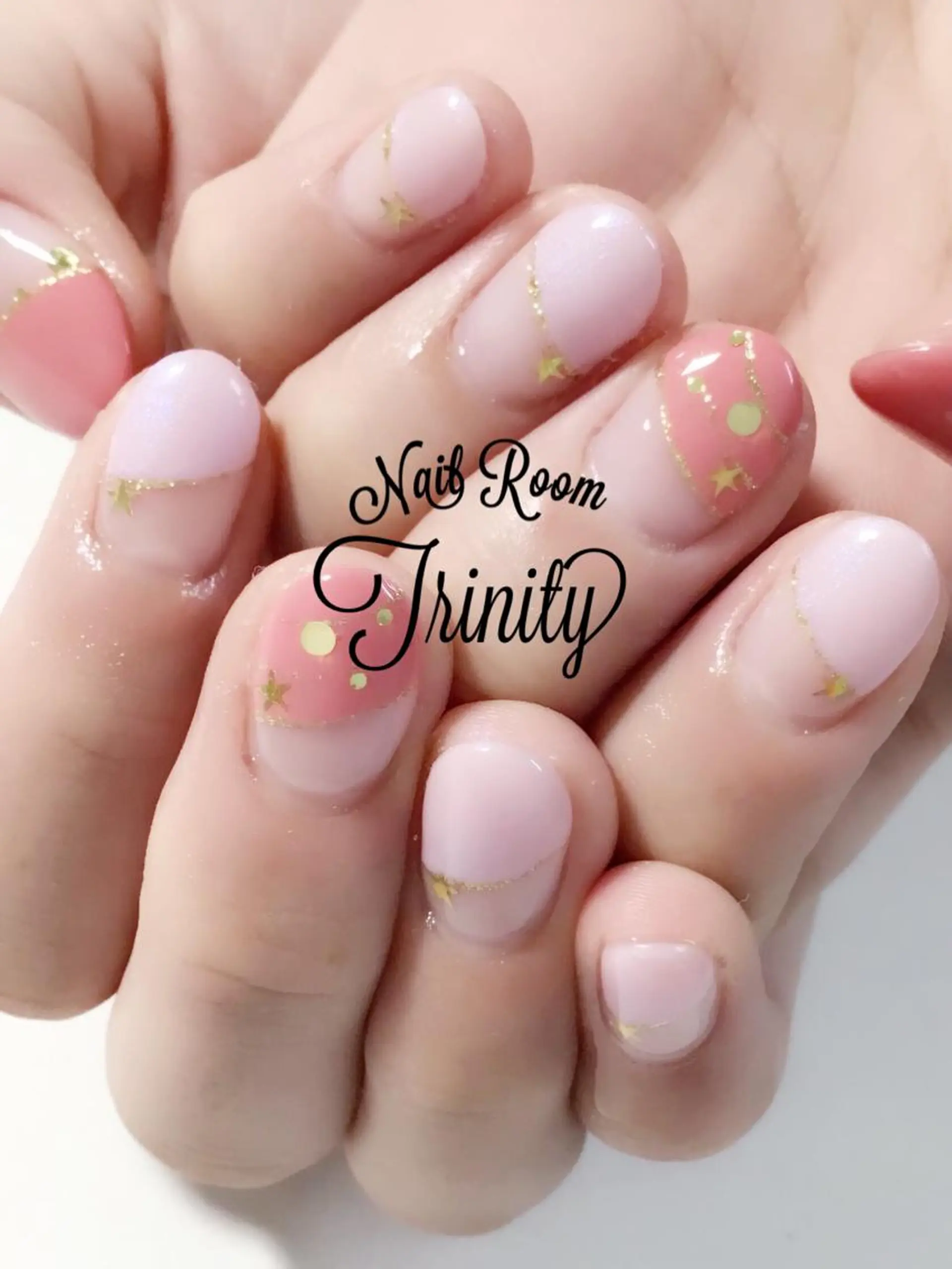 ネイル ハンドネイル Trinity ネイリストスタッフのネイルデザイン