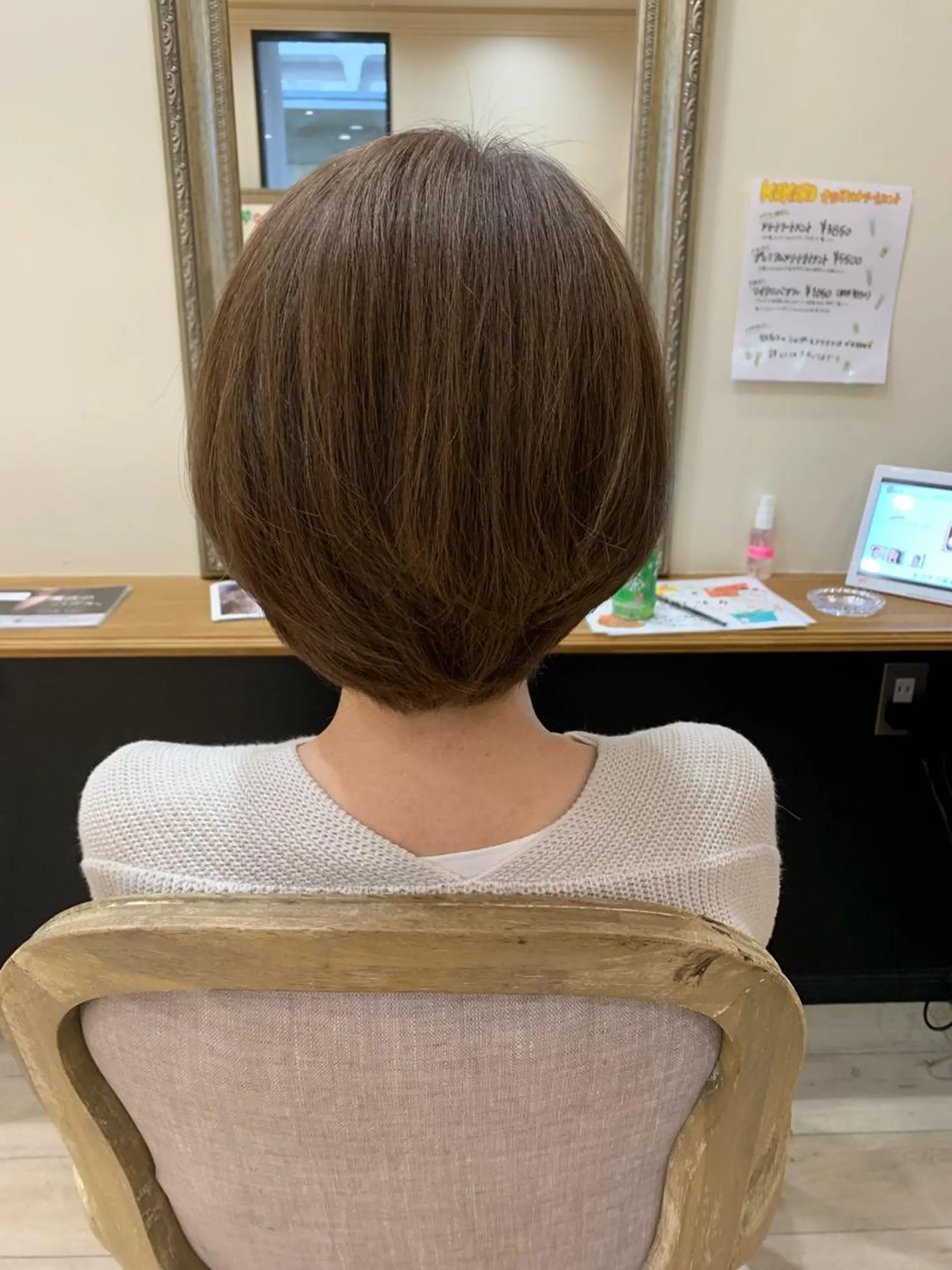 ショート カラー カット ヘアカラー トリートメント 上田 紗也のヘアスタイル