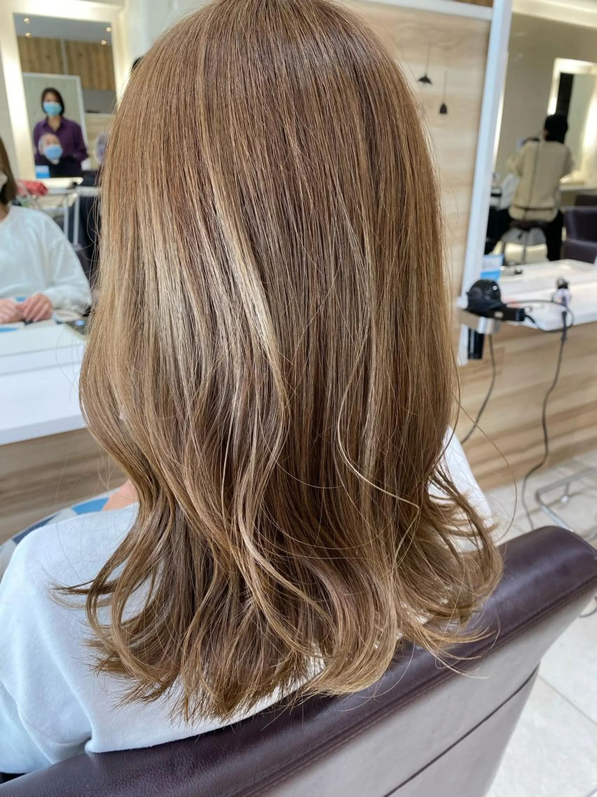 ロング カラー アッシュ 阪本 愛実のヘアスタイル