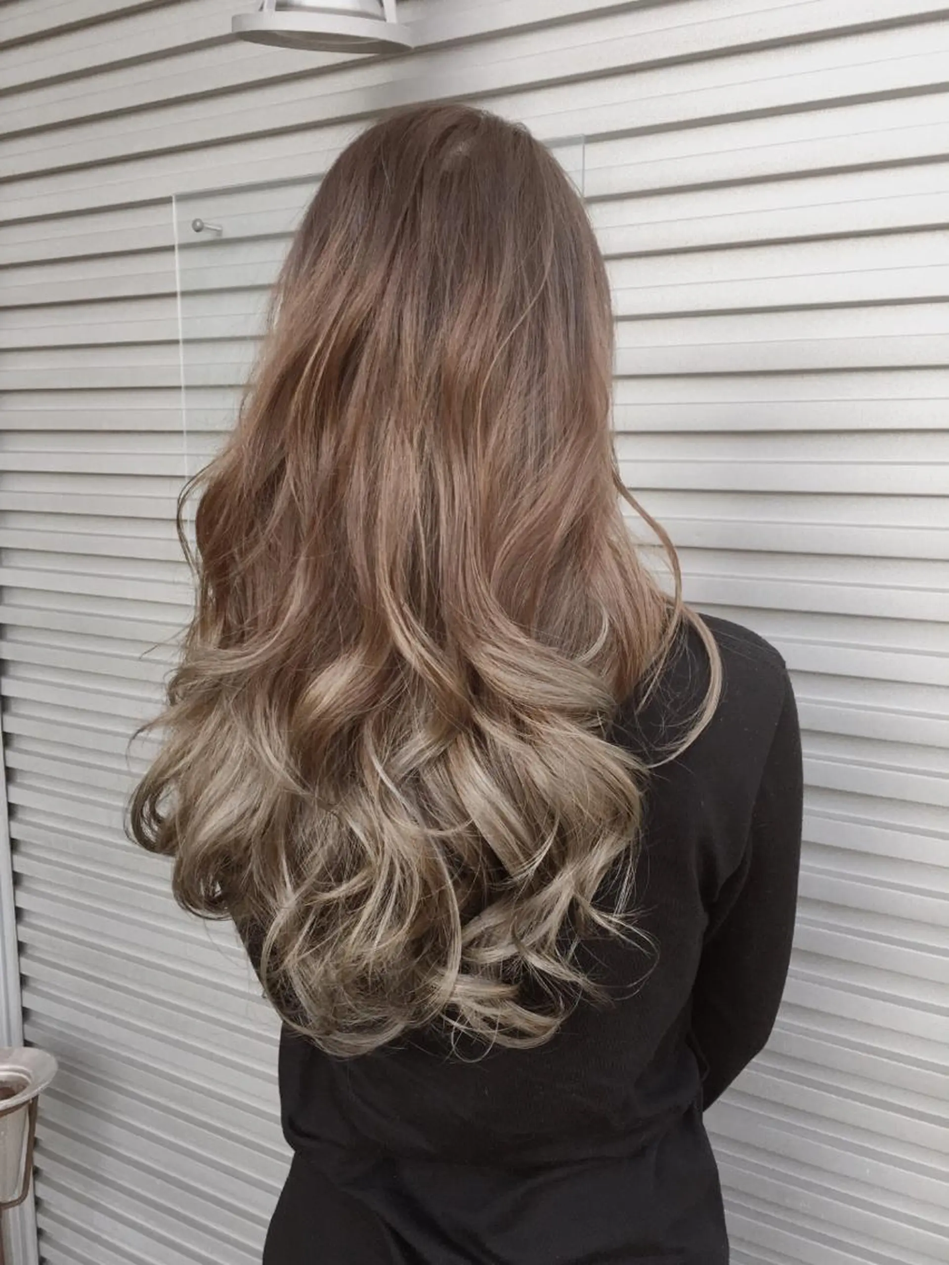 ロング カラー グラデーションカラー グレージュ 外国人風カラー hair＆face  LOBEAUT所属・小笠原 一倫のヘアスタイル