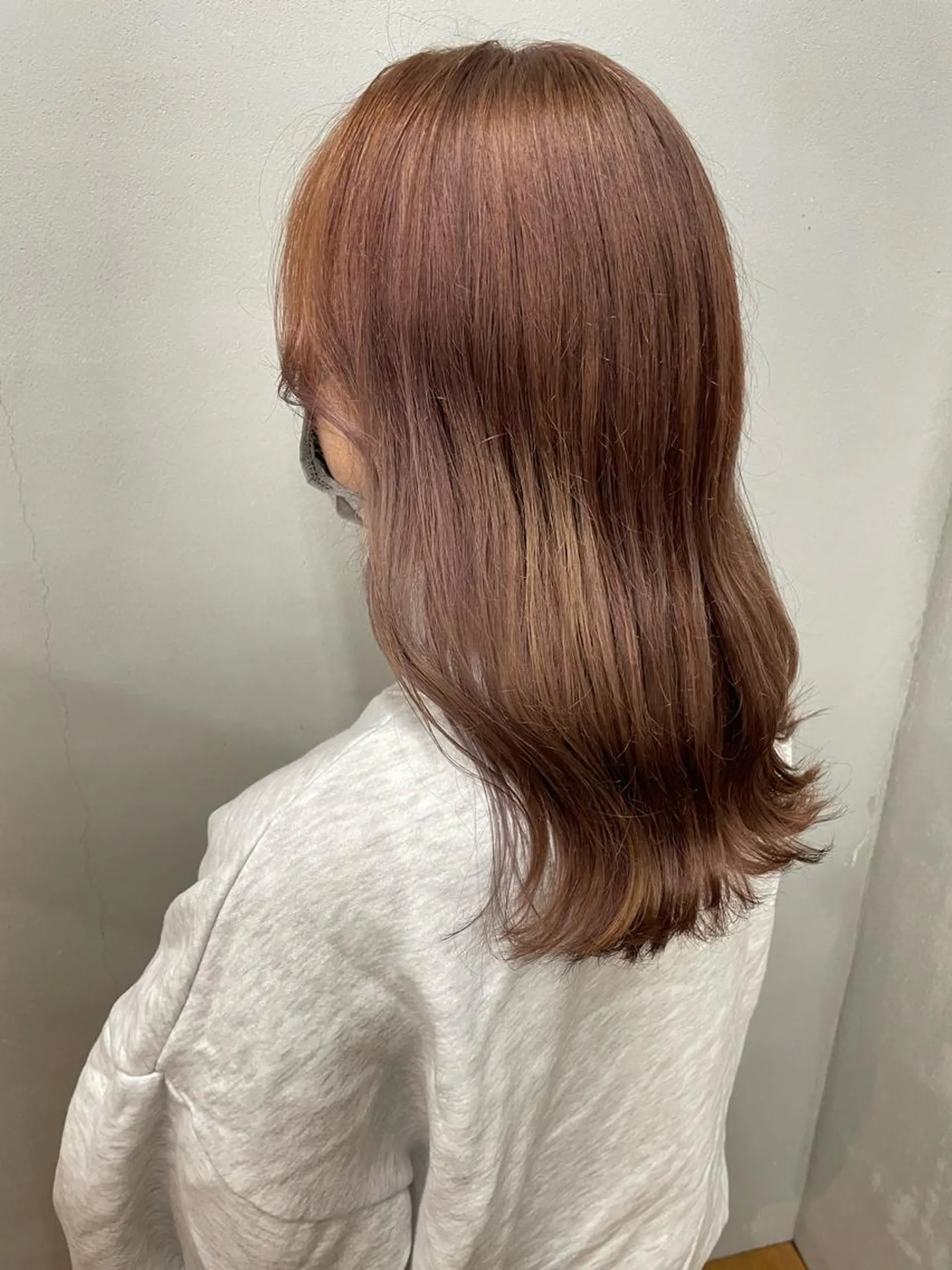 ミディアム カラー ベージュカラー ピンクカラー ピンクベージュ カット ヘアカラー 女性リピ90%🍨 🩷佐藤みずきのヘアスタイル