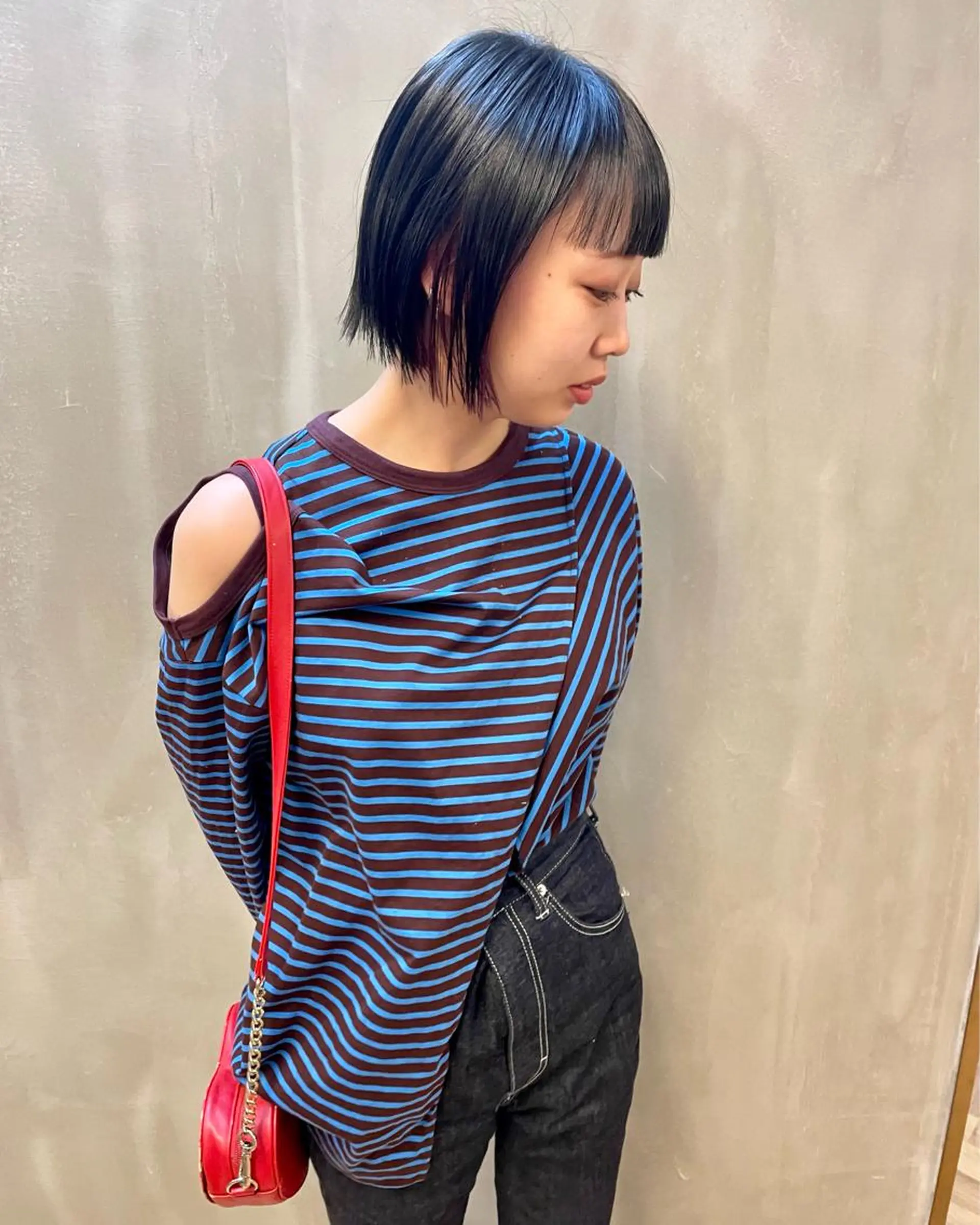 ミディアム カラー パーマ ヘアアレンジ メンズ キッズ ネイル マツエク・マツパ アイブロウ 黒髪 ブルーカラー ブルーブラック ボブ ブルー カット ヘアカラー トリートメント tatsumi/ボブ ウルフ/レイヤーのヘアスタイル