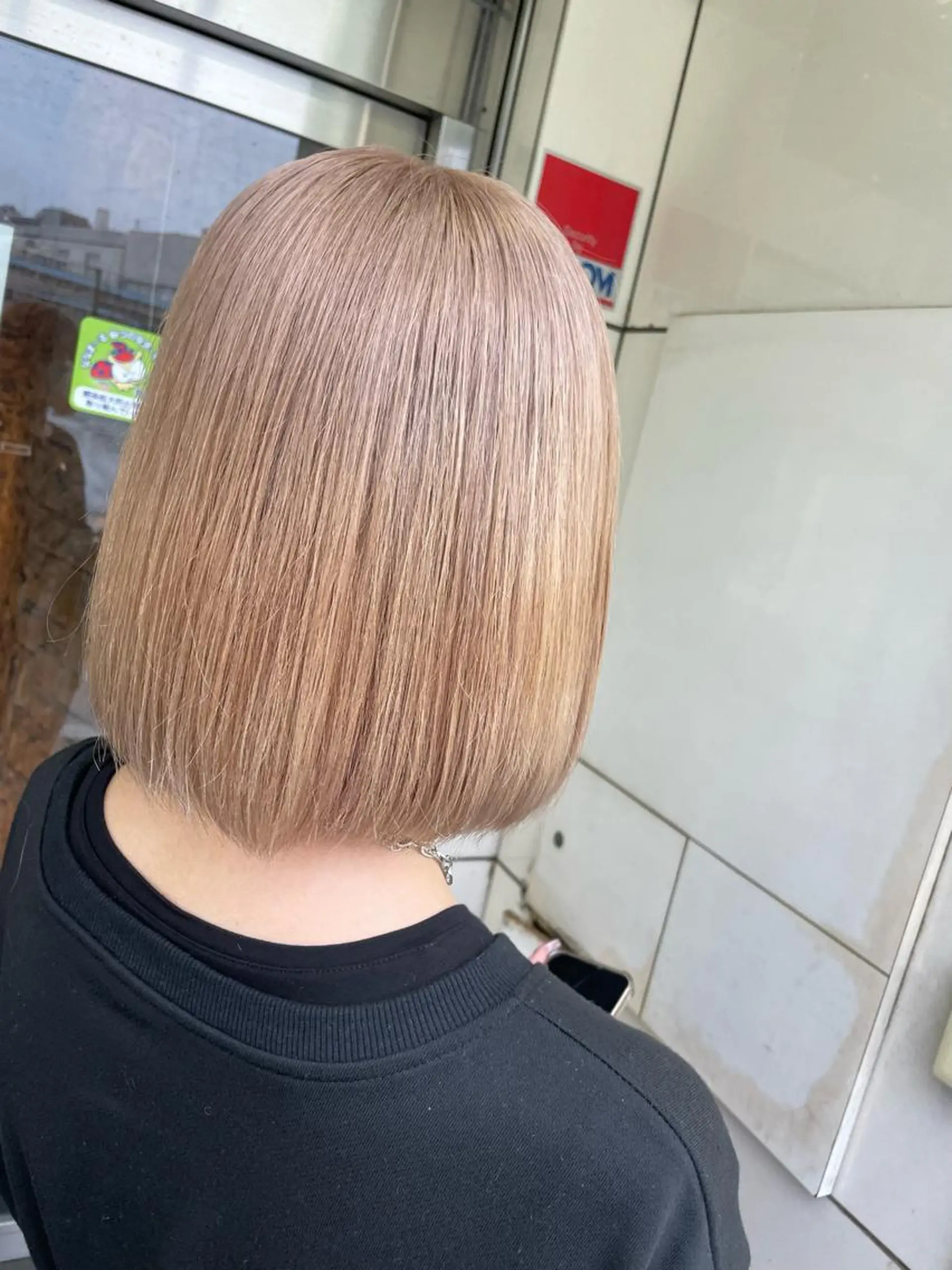 ショート カラー ヘアアレンジ ベージュカラー ブリーチ アンククロス/ 池袋/RYUSEIのヘアスタイル