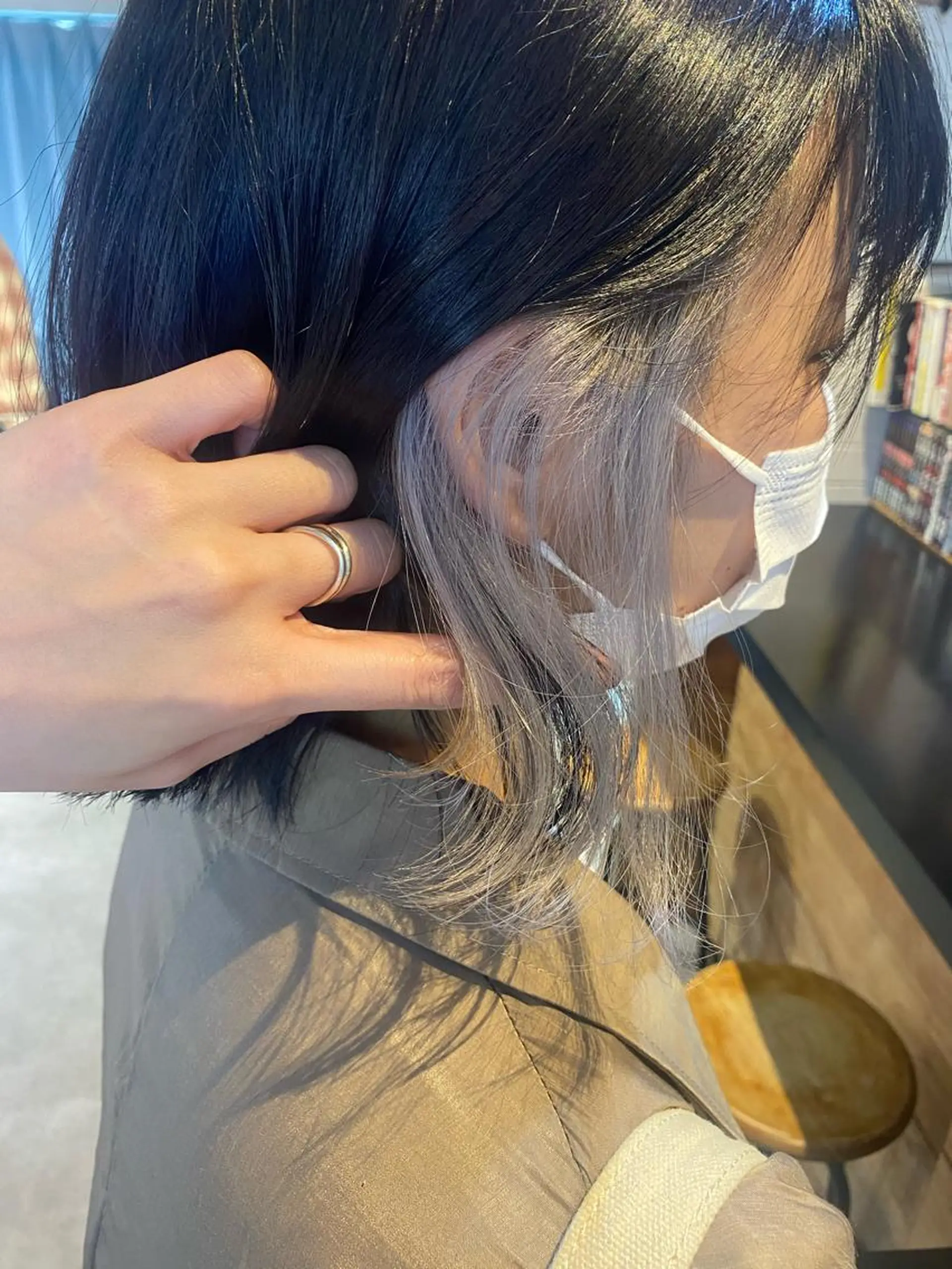 ショート カラー ブリーチ シルバー ホワイトシルバー カット ヘアカラー トリートメント scene.池袋所属・scene. haraのヘアスタイル