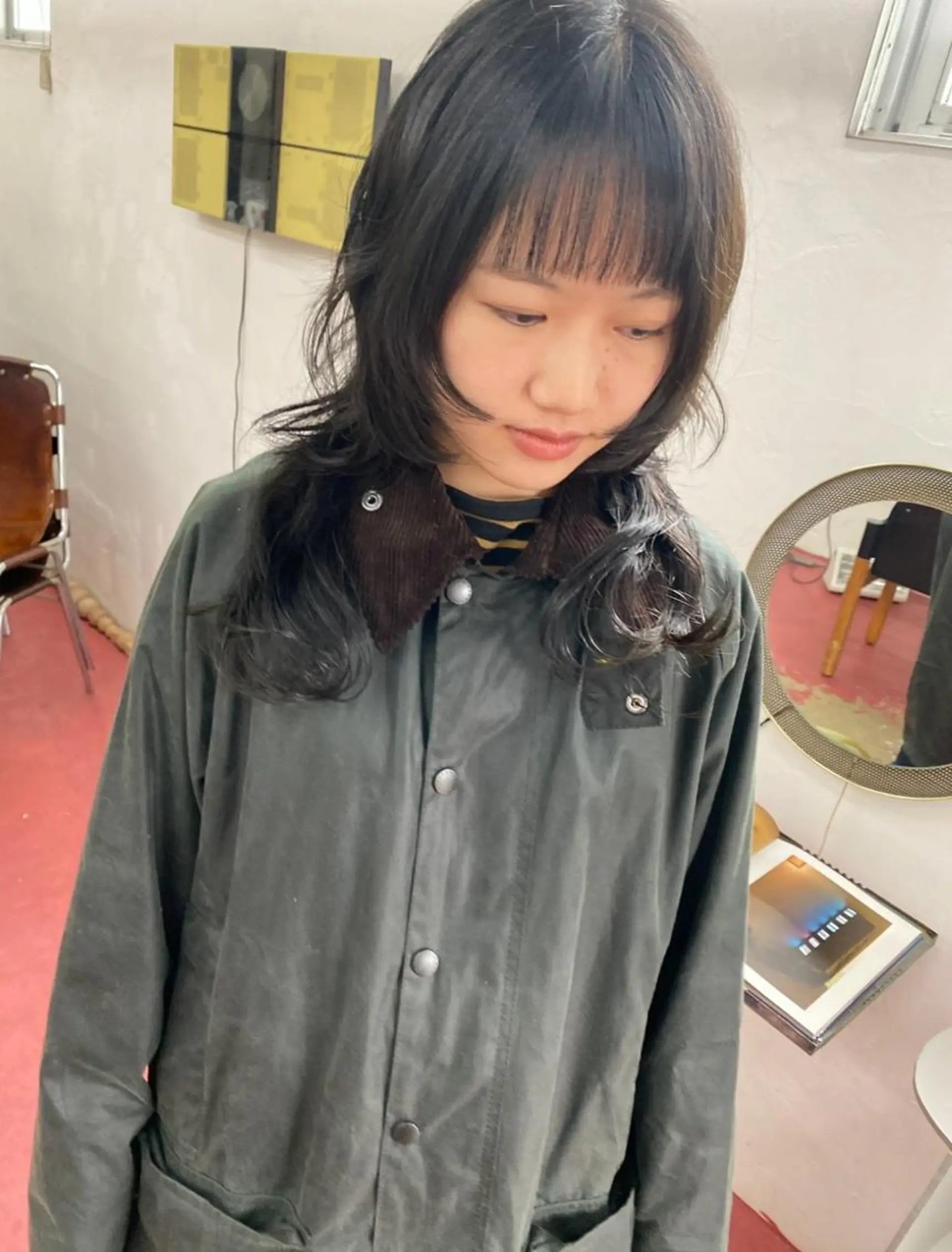 セミロング カット qiie/天神・大名 インナーカラーのヘアスタイル