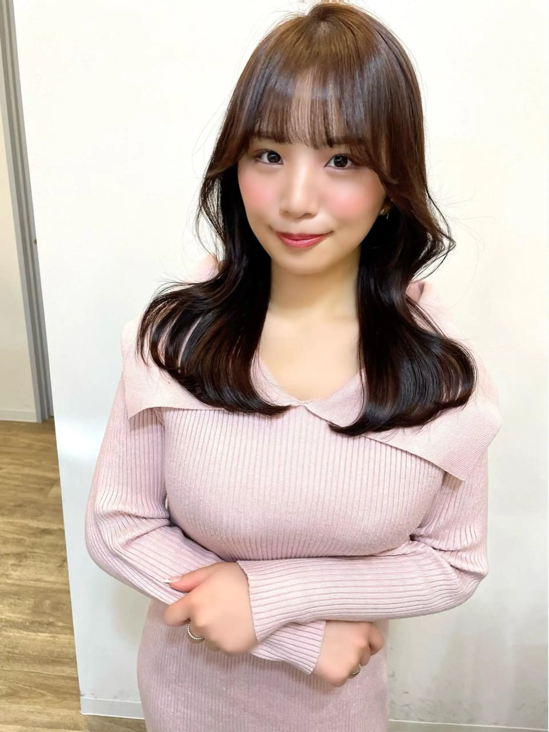 ミディアム カラー 黒髪 ブリーチ ブルーカラー ブルーブラック ケアブリーチ ブリーチなしカラー 特化　　kaiのヘアスタイル