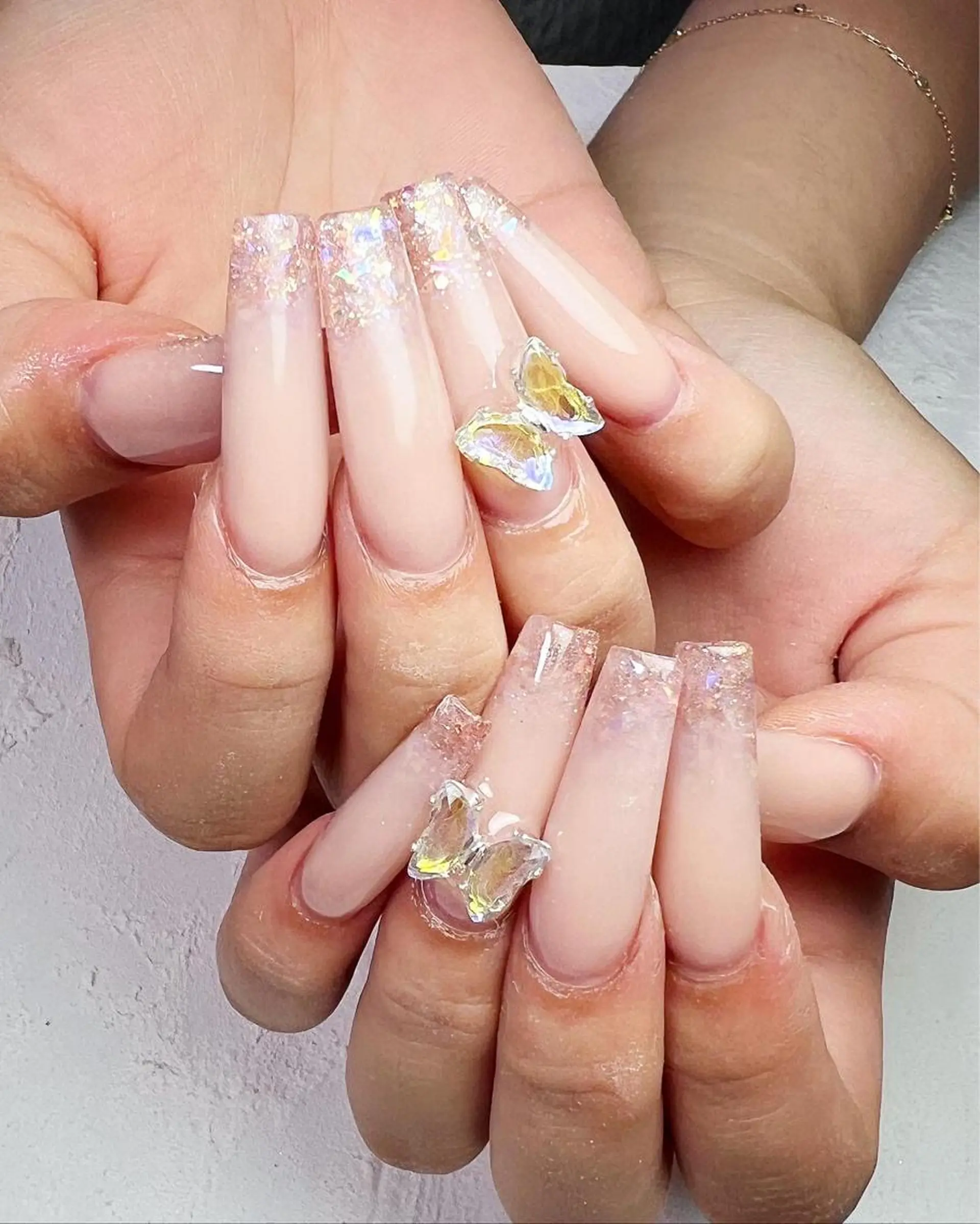 ネイル ラメ(グリッター) ロングネイル スカルプネイル 夏ネイル ハンドネイル ✾ NailRoom Latina🌻💓のネイルデザイン