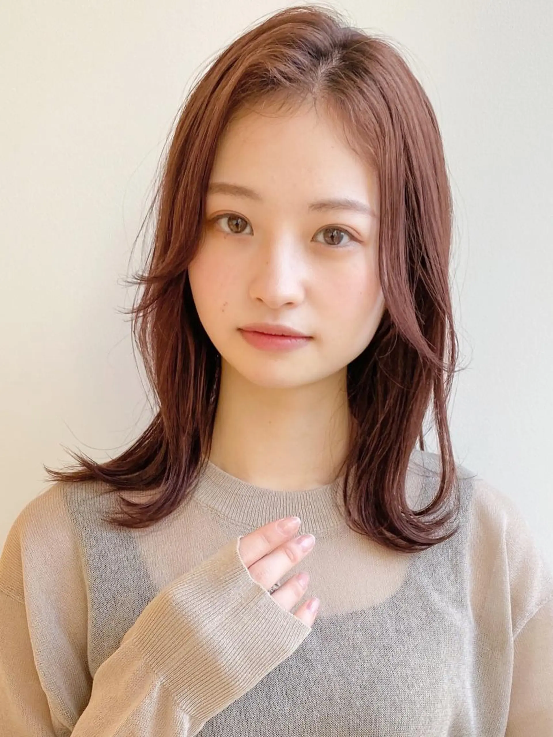 ミディアム くびれヘア 佐藤 侑哉のヘアスタイル