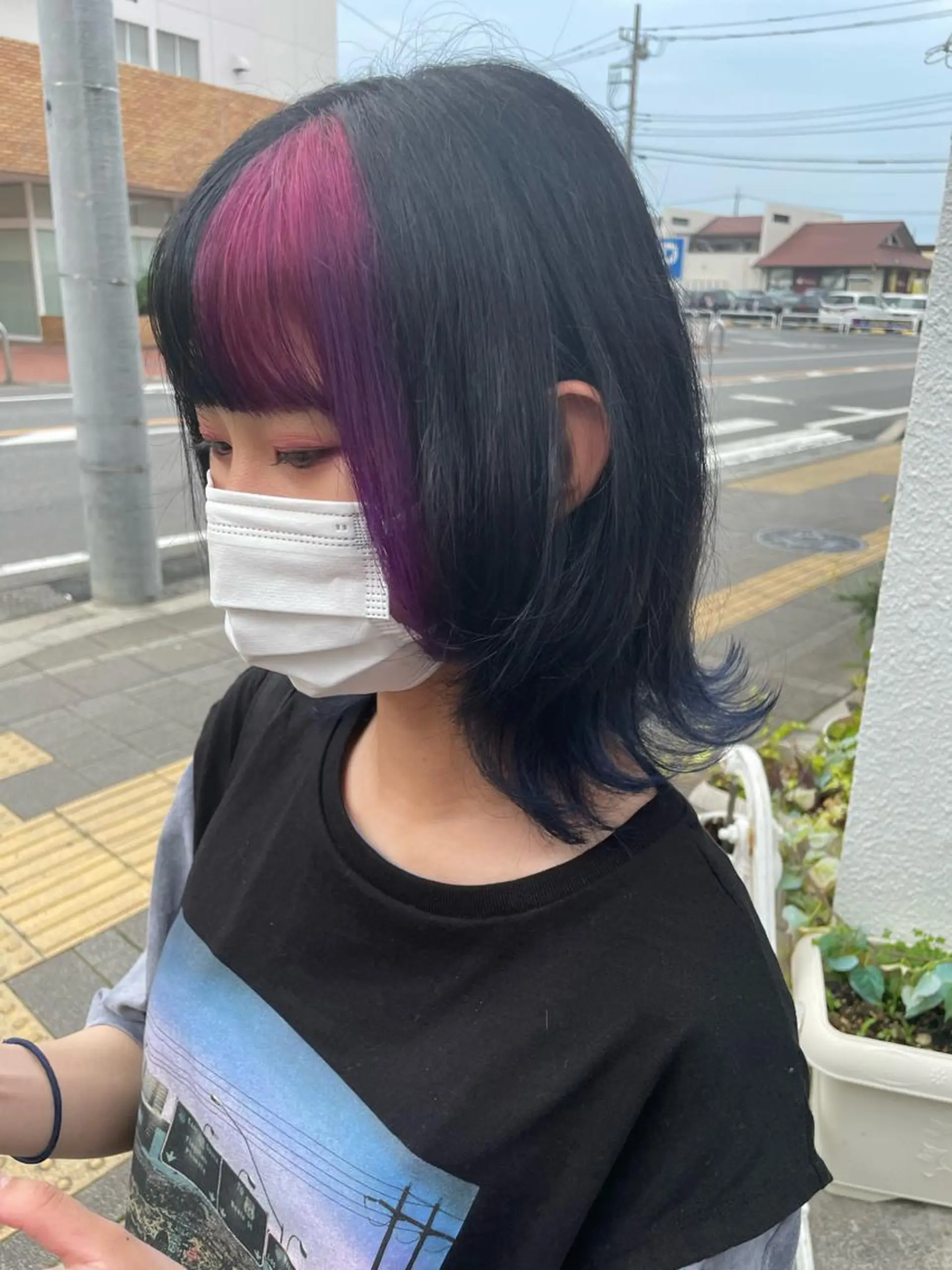 ミディアム カラー デザインカラー ネイビーカラー インナーカラー/推し アニメカラー/ウルフのヘアスタイル