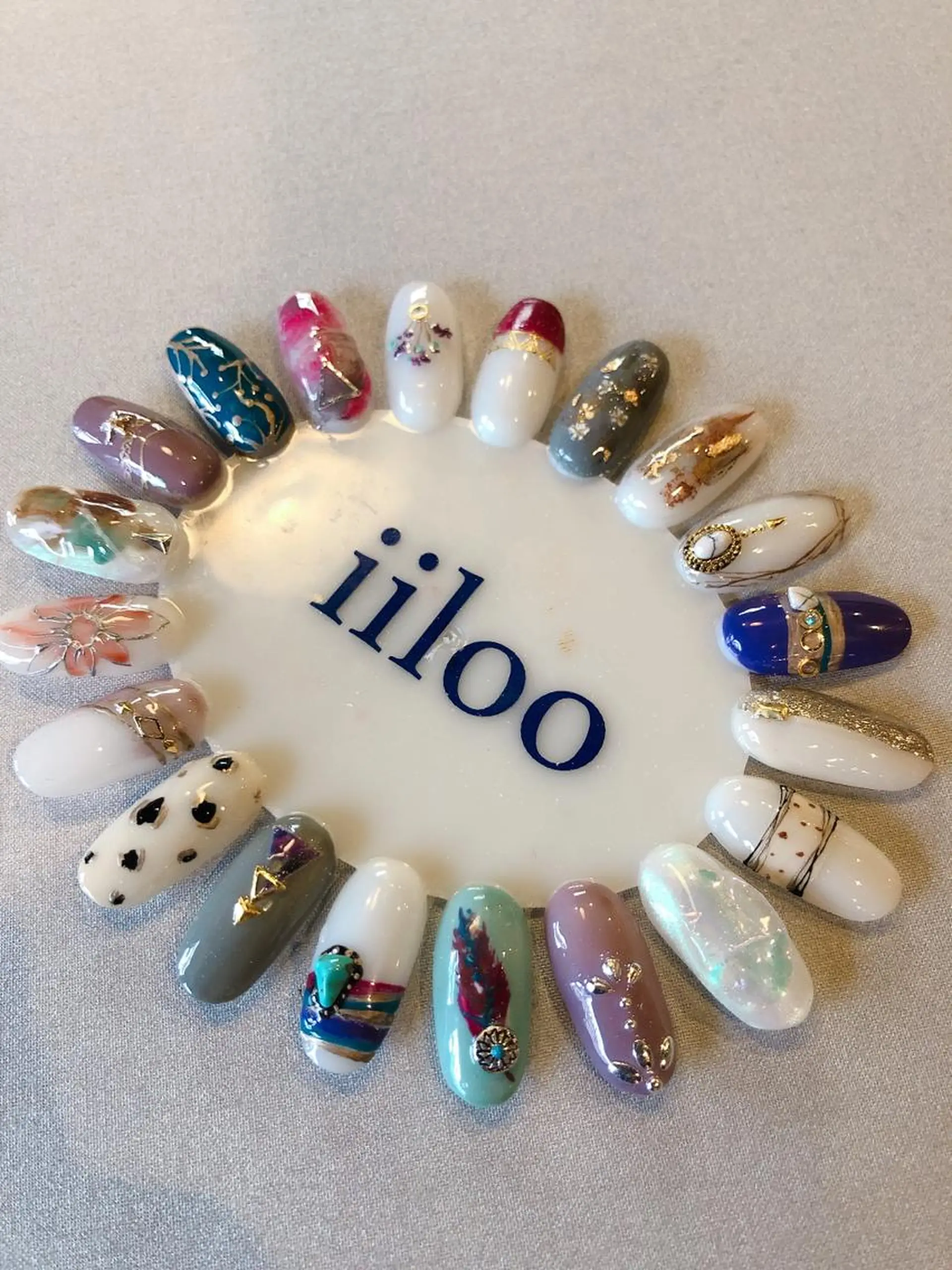 ネイル iiloo aromaworksのネイルデザイン