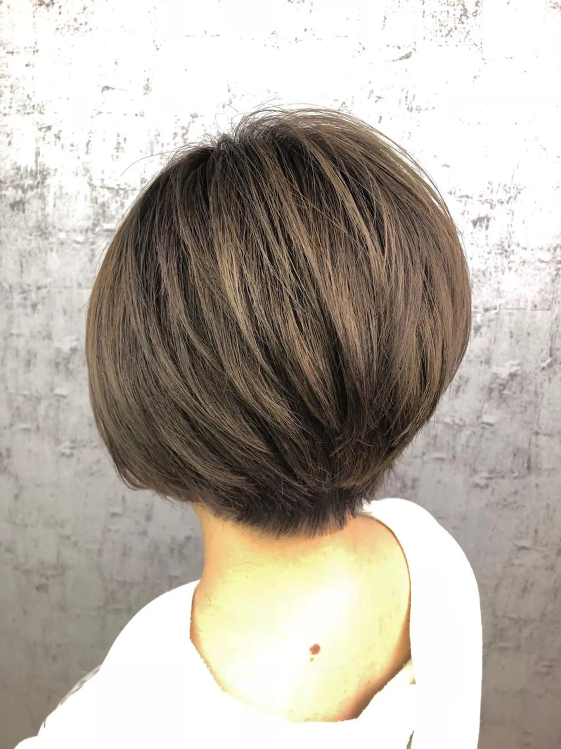 ショート カラー グレージュ イルミナカラー ショートヘア 透明感カラー✨ツヤ髪 廣畑昌志のヘアスタイル