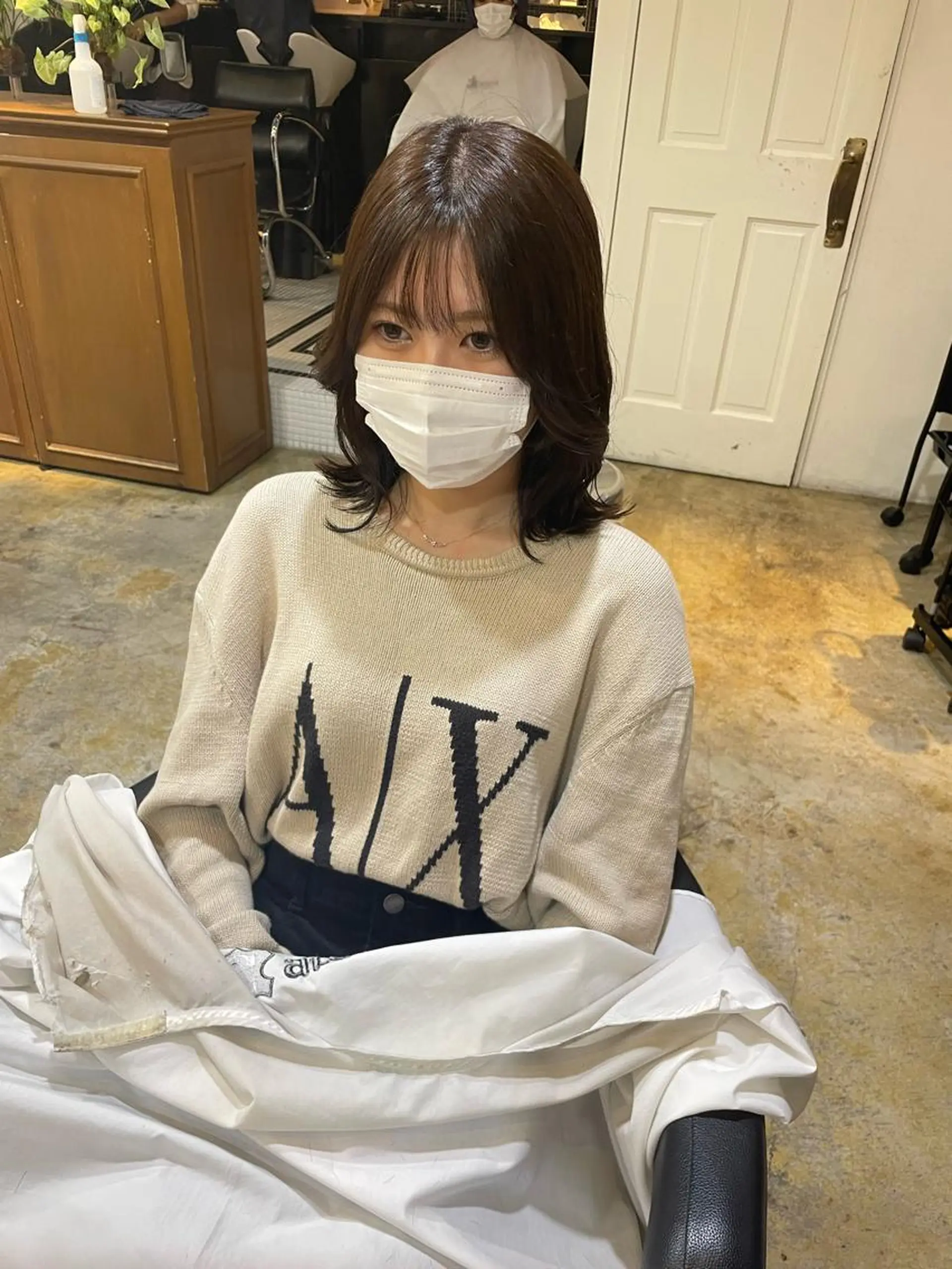 ミディアム カラー ブラウンカラー くびれヘア カット ヘアカラー トリートメント MIOベージュカラー 柔らかいカラーのヘアスタイル