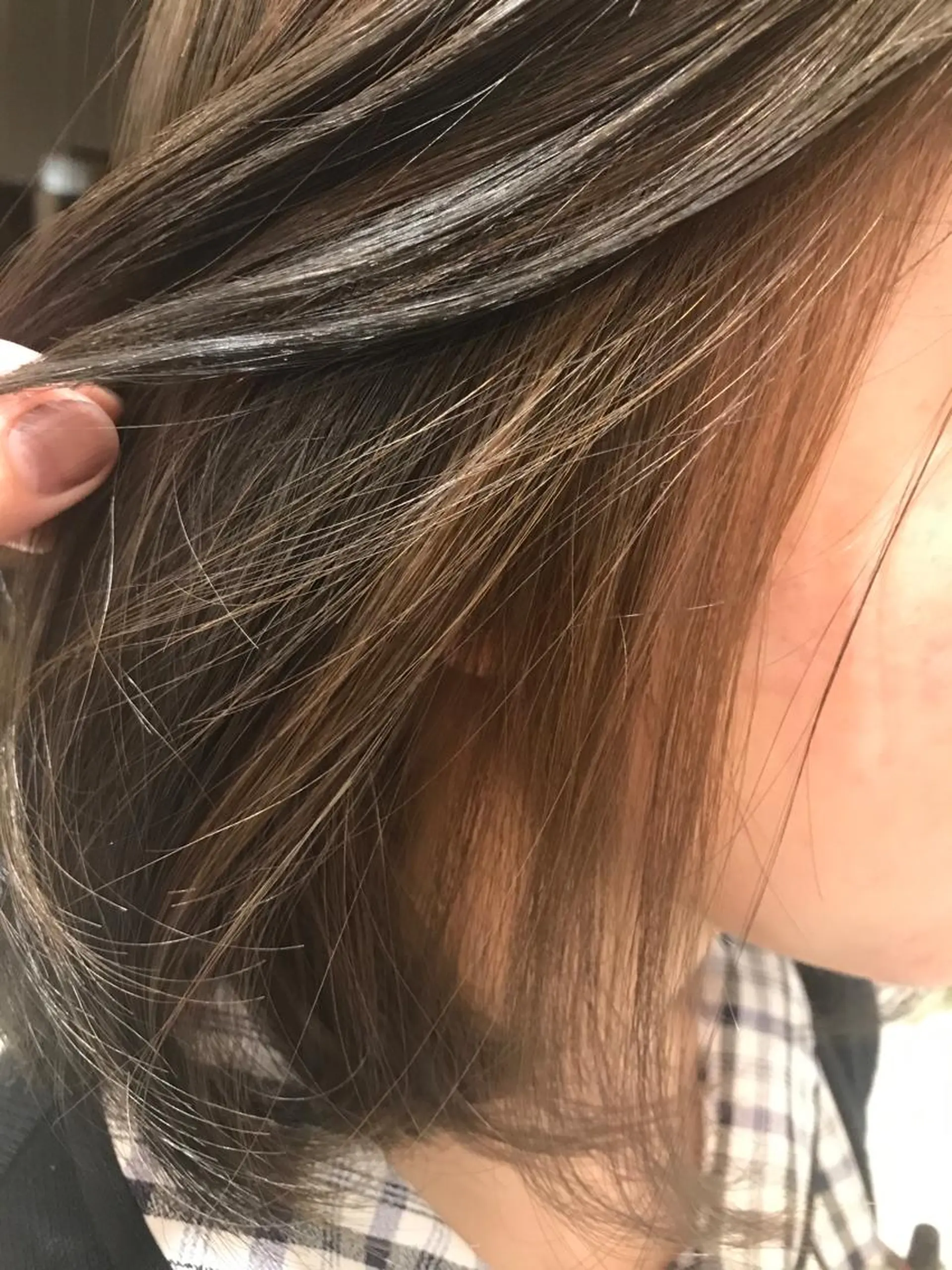 ミディアム カラー アッシュ ベージュカラー ブリーチ インナーカラー ブリーチなしカラー ヘアカラー 入江 志穂のヘアスタイル