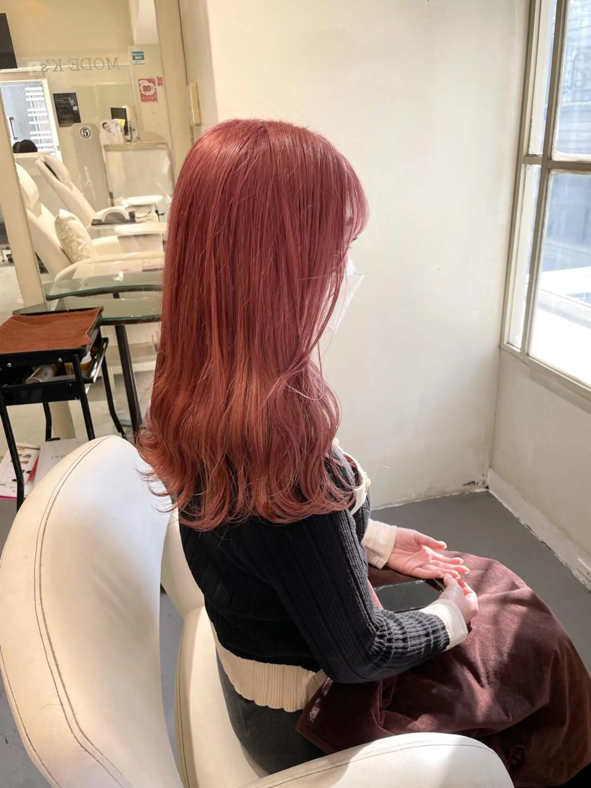 セミロング カラー ヘアカラー ぱつっとボブ 古家 佑真のヘアスタイル